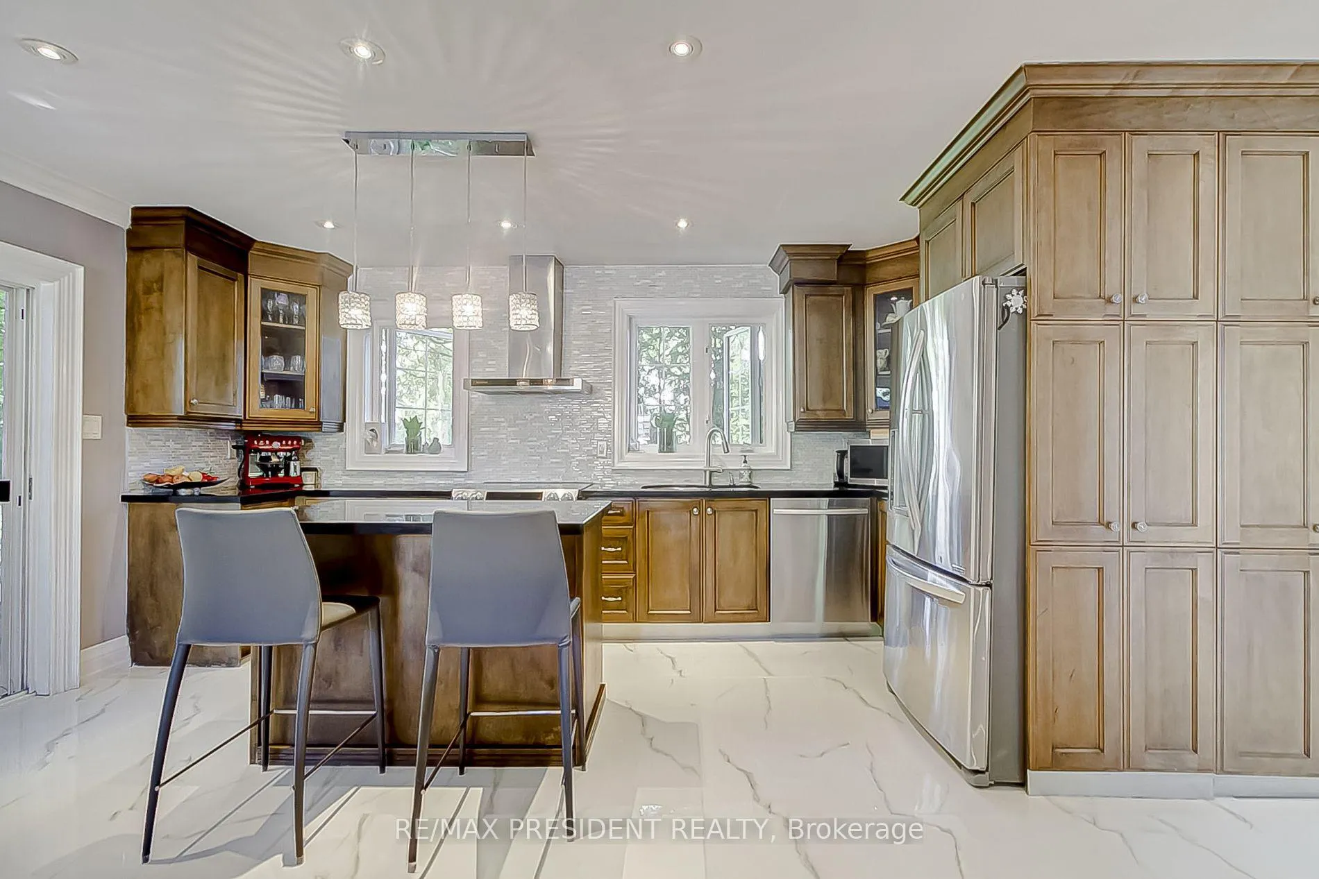 Photo 6 of 47 Harlow Crescent, Etobicoke, Thistletown-Beaumonde Heights — HOMEH