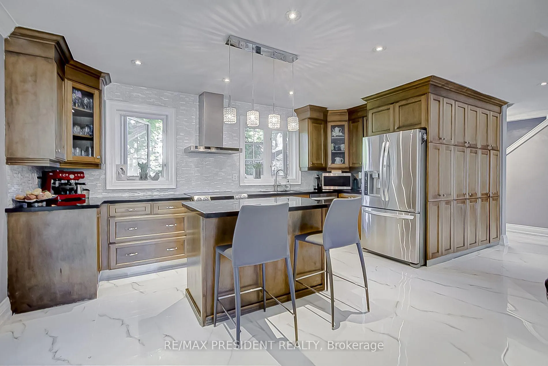 Photo 8 of 47 Harlow Crescent, Etobicoke, Thistletown-Beaumonde Heights — HOMEH