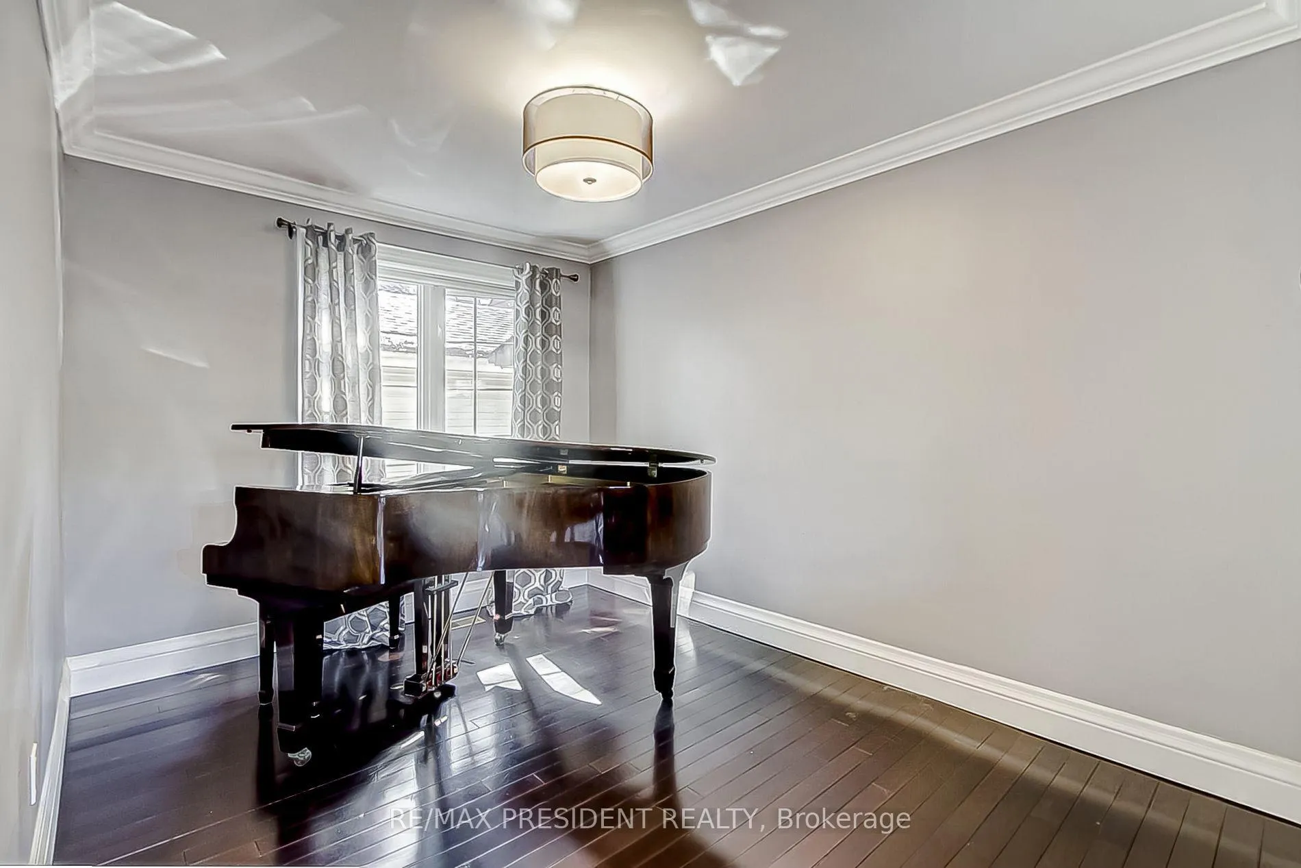 Photo 11 of 47 Harlow Crescent, Etobicoke, Thistletown-Beaumonde Heights — HOMEH