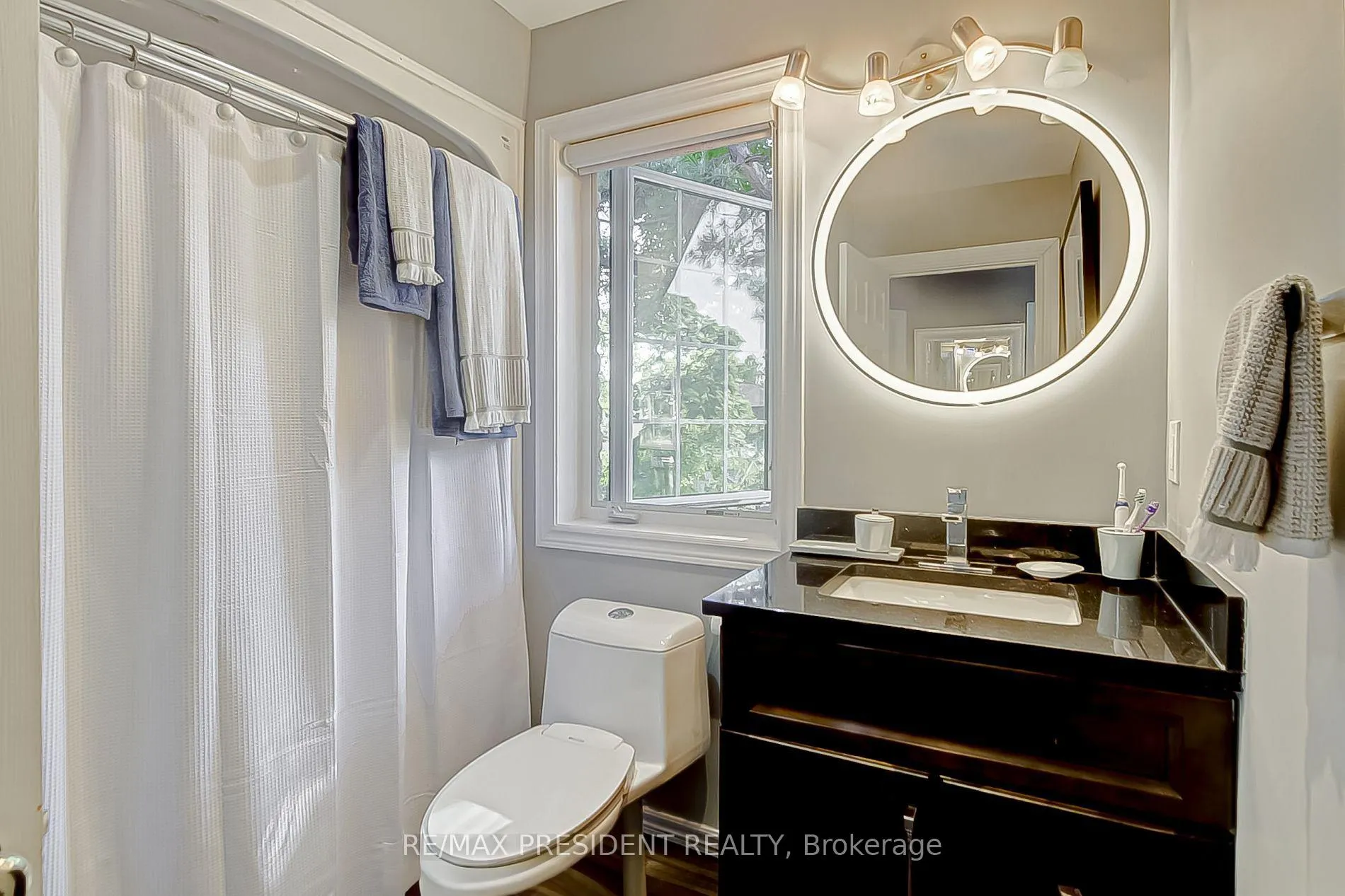 Photo 15 of 47 Harlow Crescent, Etobicoke, Thistletown-Beaumonde Heights — HOMEH