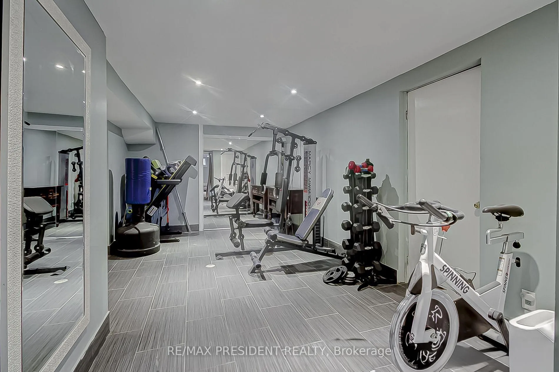 Photo 23 of 47 Harlow Crescent, Etobicoke, Thistletown-Beaumonde Heights — HOMEH