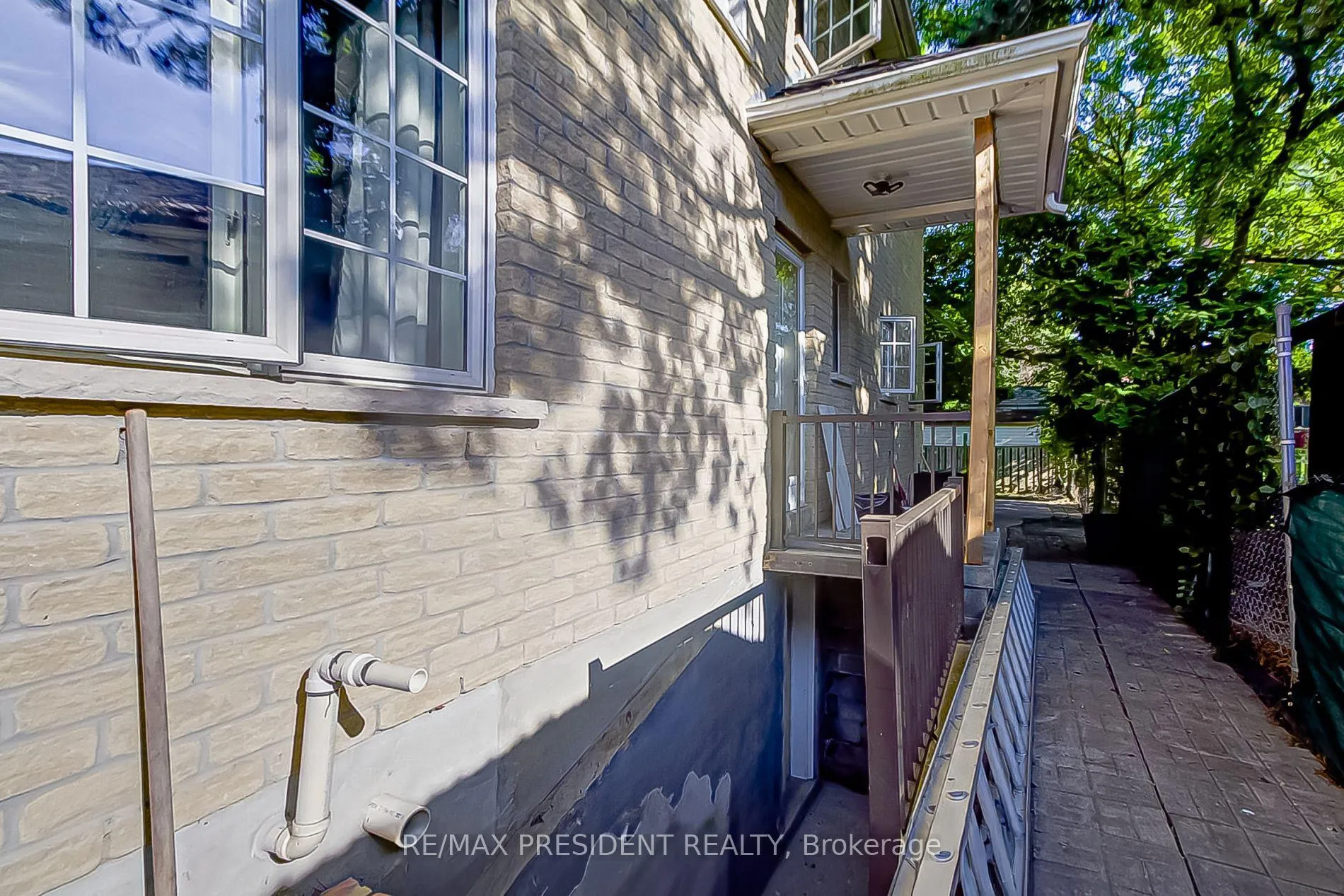 Photo 25 of 47 Harlow Crescent, Etobicoke, Thistletown-Beaumonde Heights — HOMEH