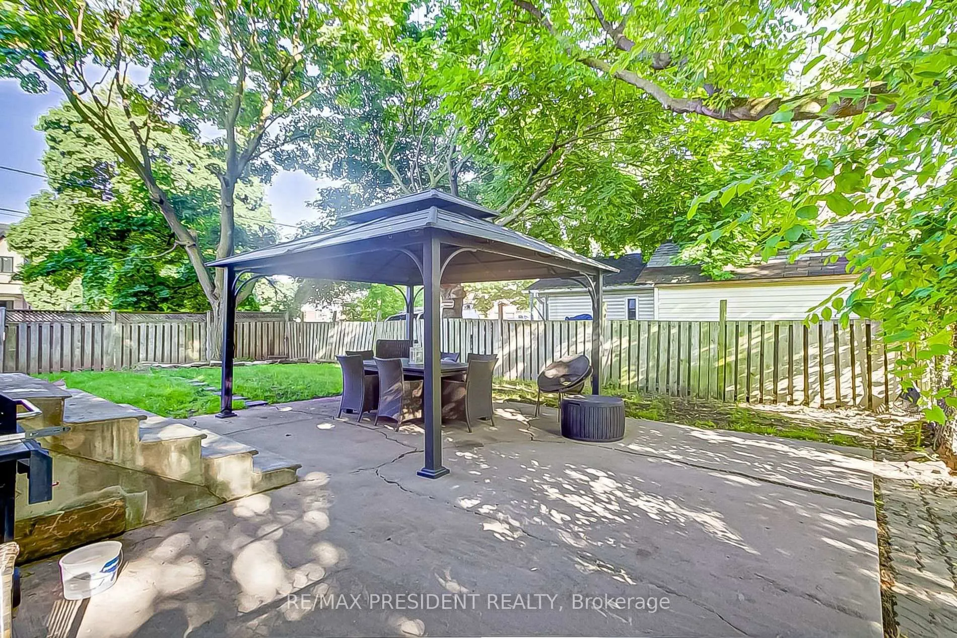 Photo 27 of 47 Harlow Crescent, Etobicoke, Thistletown-Beaumonde Heights — HOMEH