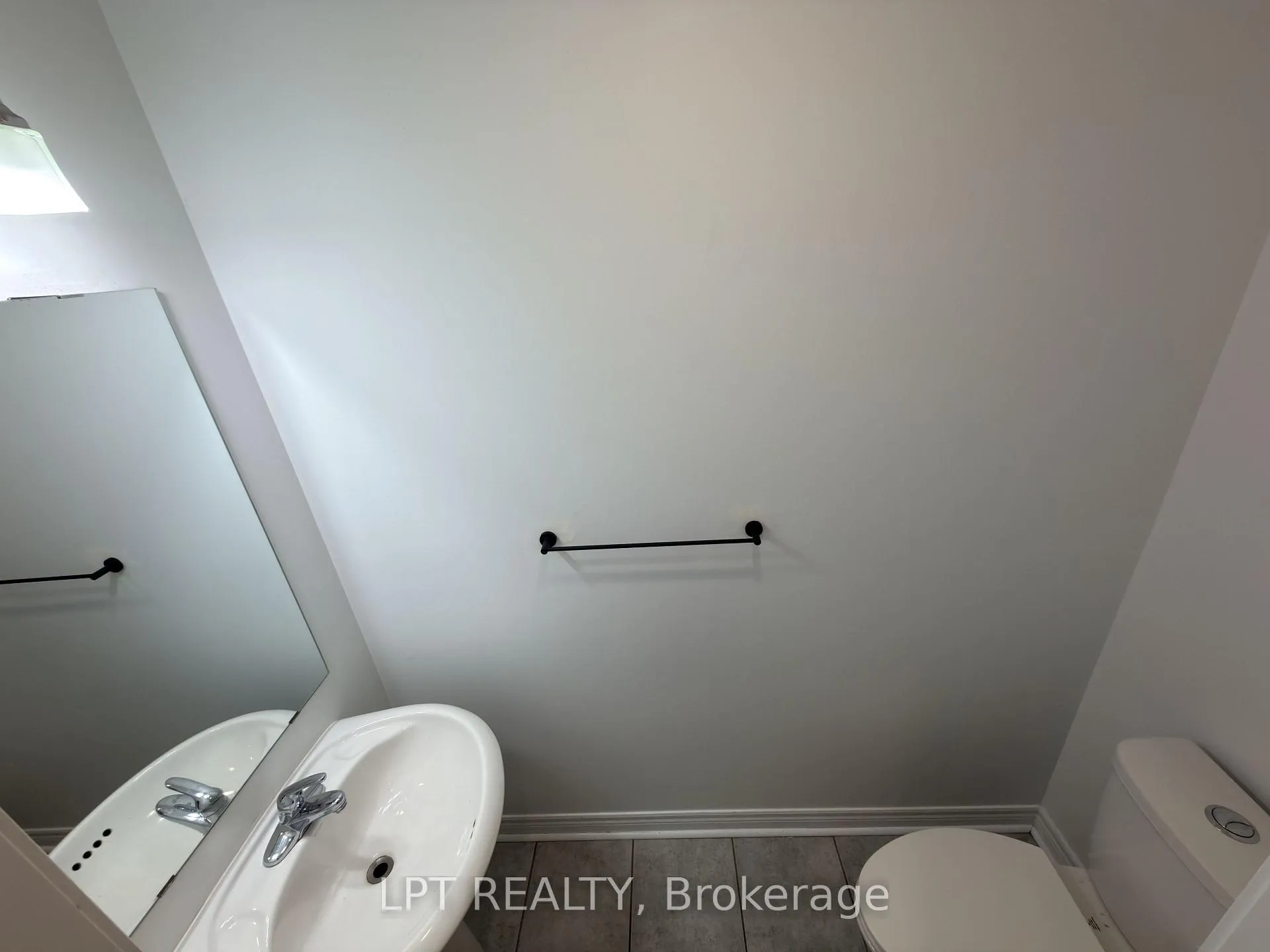 Photo 6 of 38 Silent Pond Crescent, Brampton, Madoc — HOMEH