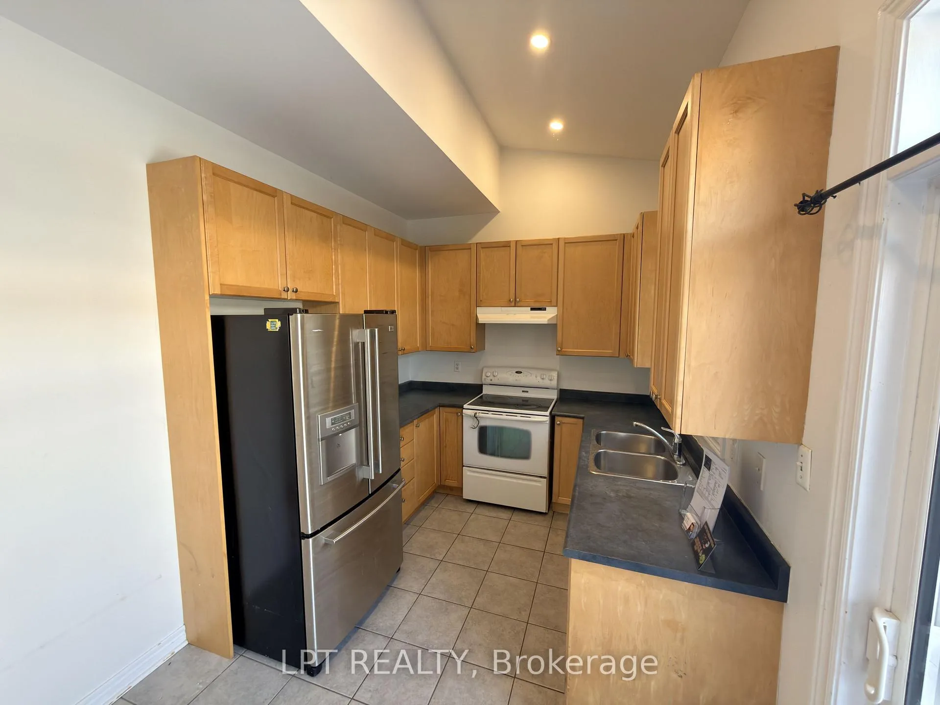 Photo 7 of 38 Silent Pond Crescent, Brampton, Madoc — HOMEH