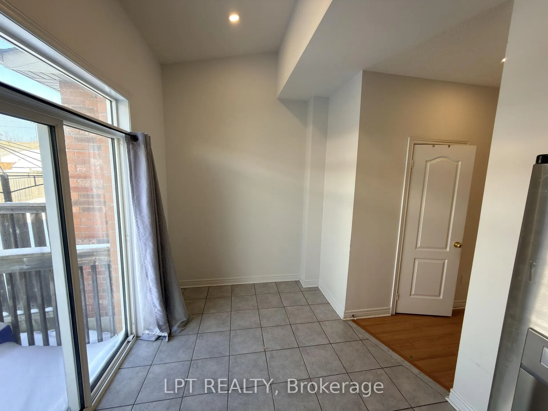 Photo 8 of 38 Silent Pond Crescent, Brampton, Madoc — HOMEH