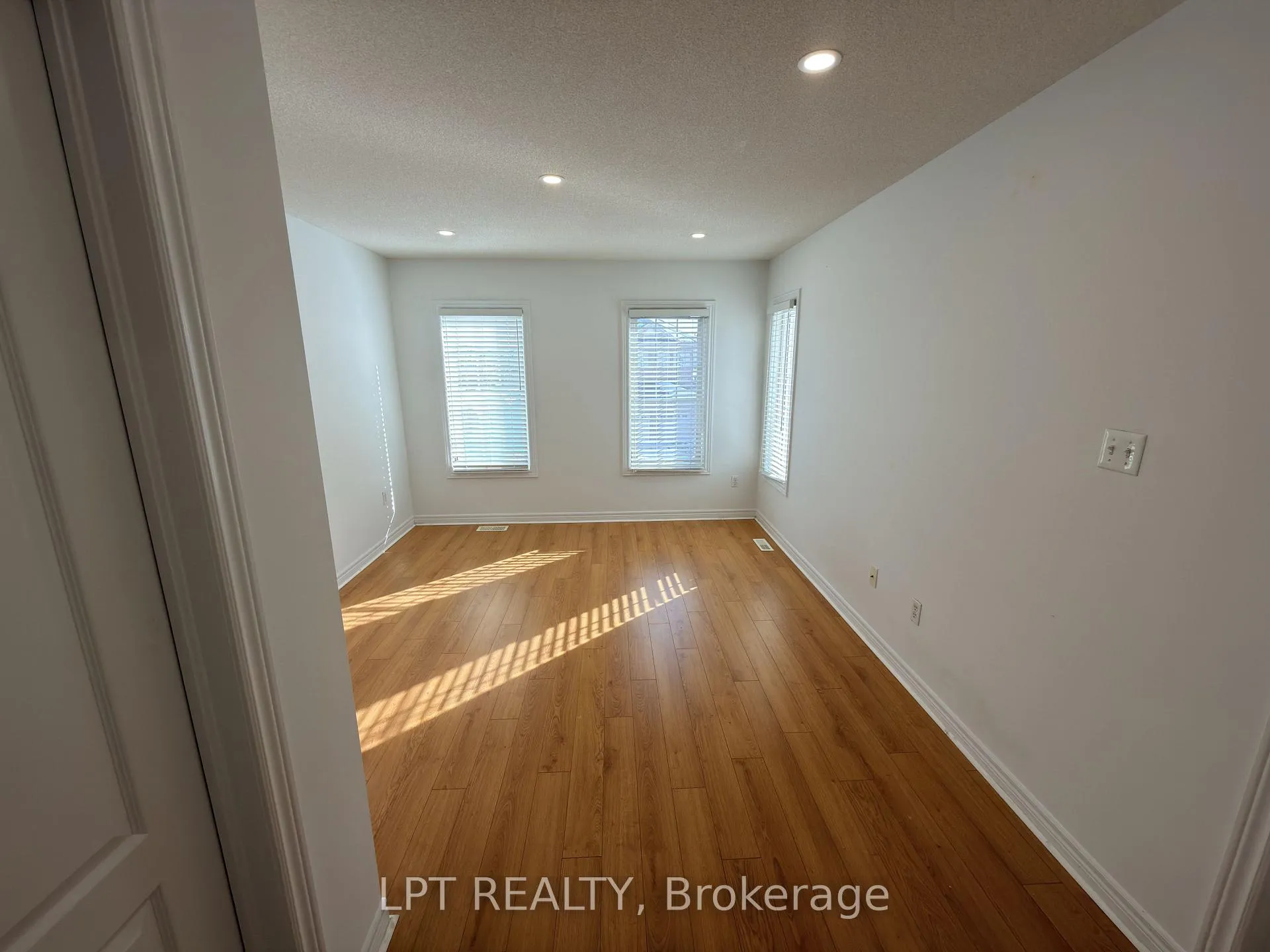 Photo 10 of 38 Silent Pond Crescent, Brampton, Madoc — HOMEH