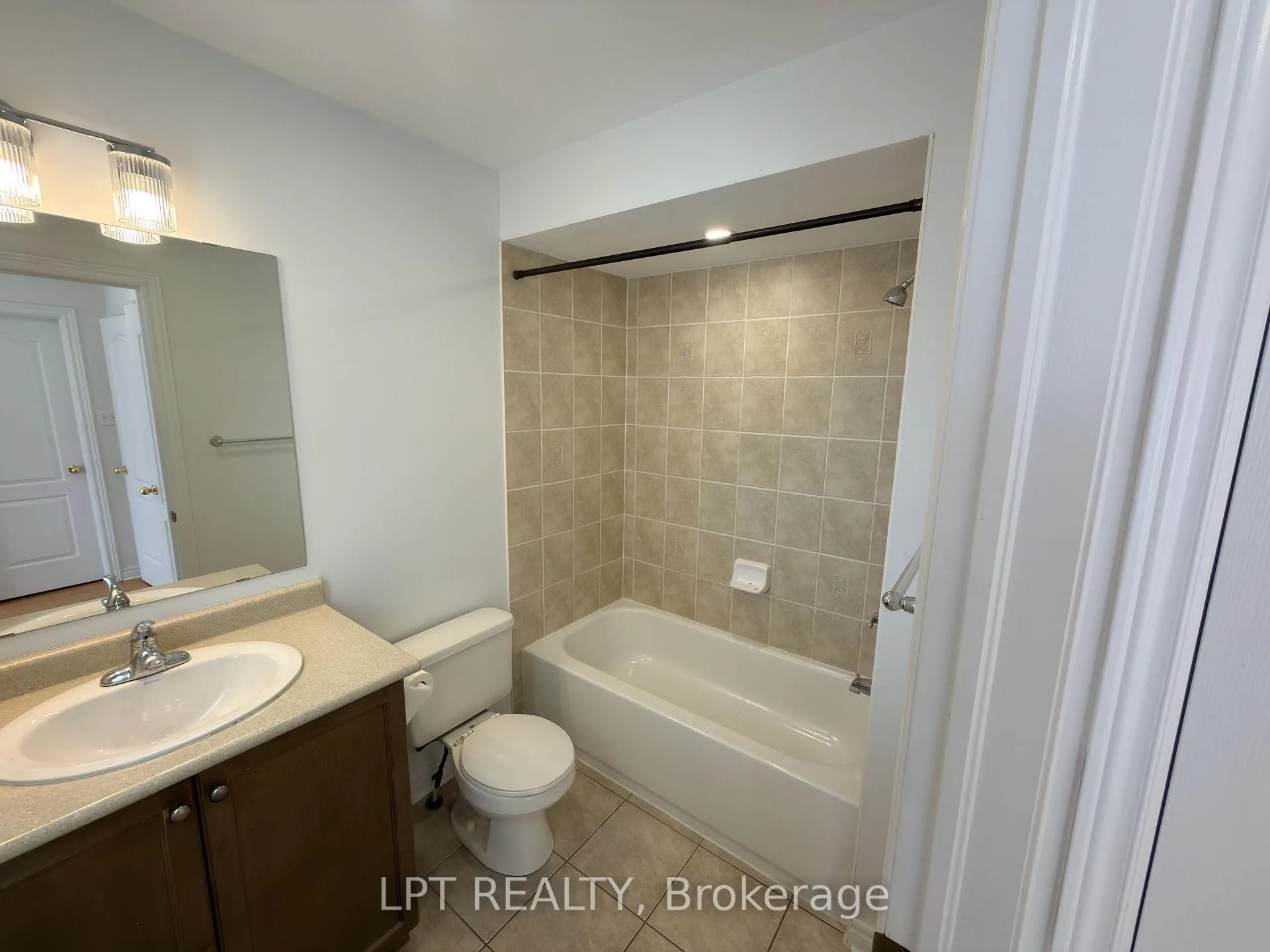 Photo 12 of 38 Silent Pond Crescent, Brampton, Madoc — HOMEH