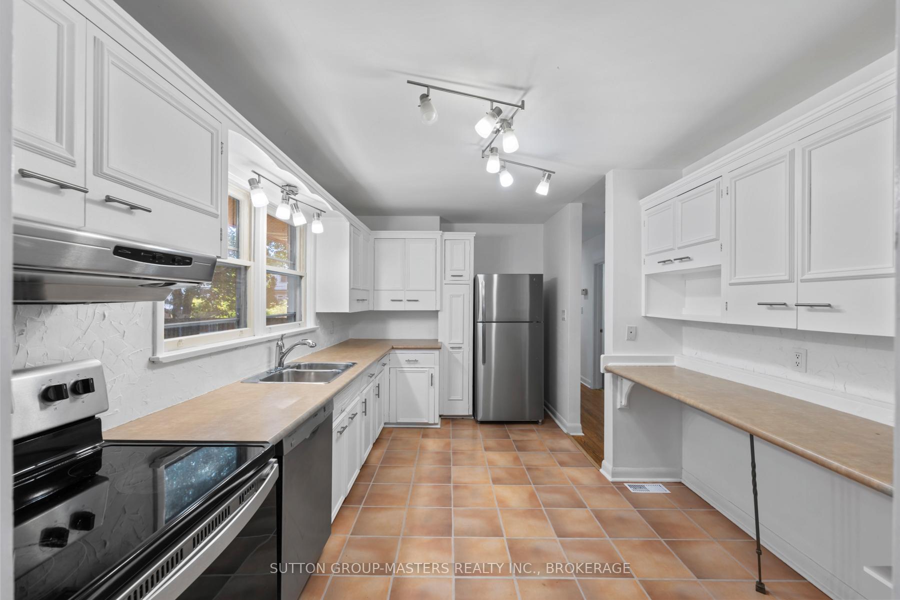 Photo 15 of 38 Watts Crescent, Kingston, Central City West — HOMEH