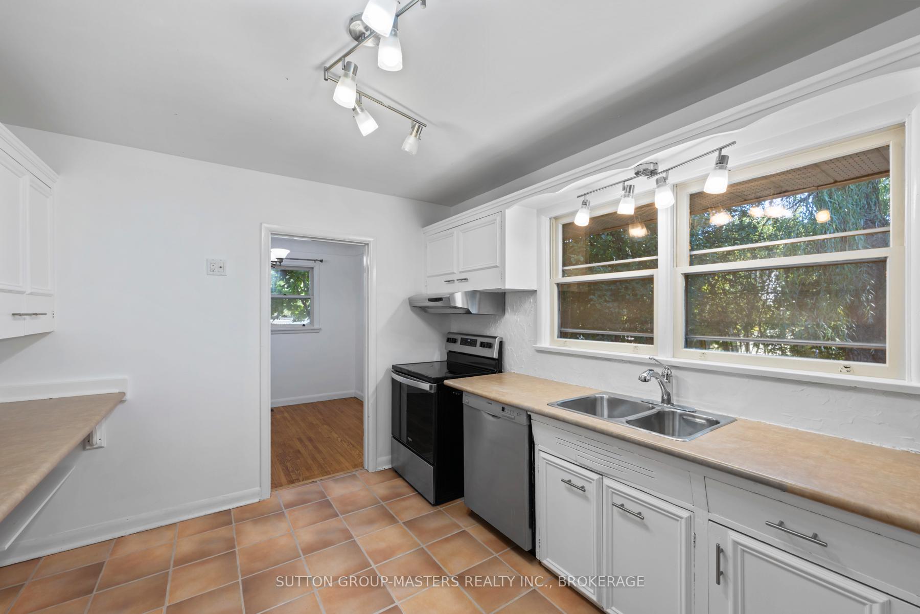 Photo 16 of 38 Watts Crescent, Kingston, Central City West — HOMEH