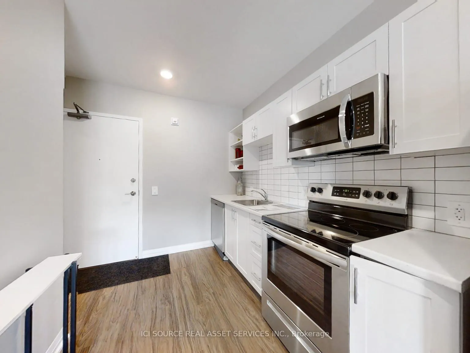 Front of Unit 412, 233 Dunlop Street W