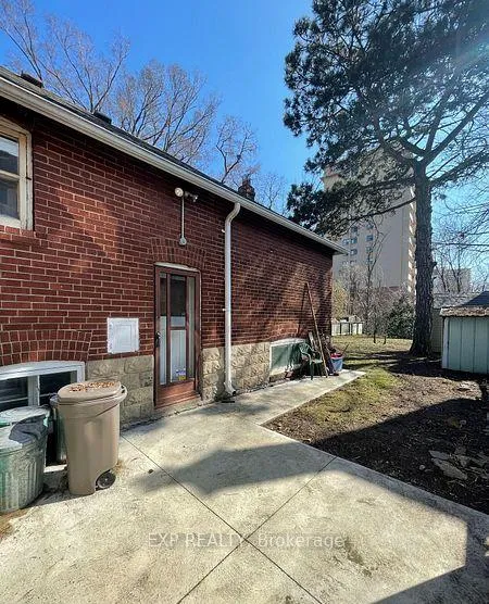 Photo 3 of Unit Bsmt, 8 Hillside Drive, Toronto, Broadview North — HOMEH