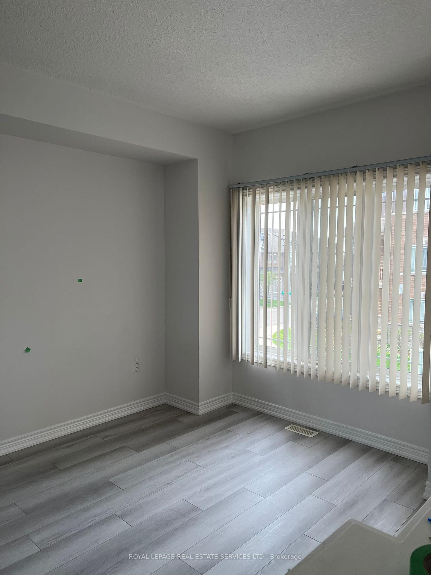 Photo 9 of 68 Bloom Crescent, Hamilton, Stoney Creek — HOMEH