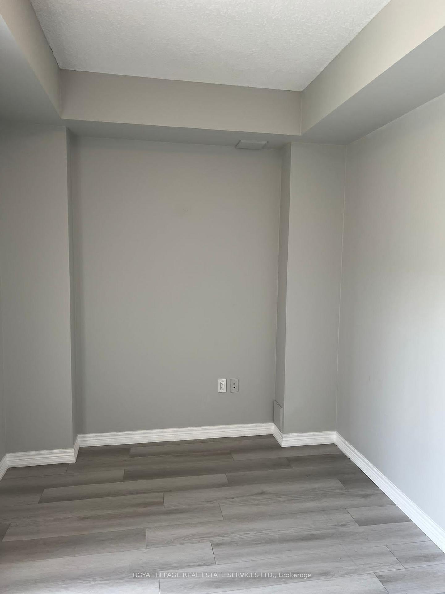 Photo 11 of 68 Bloom Crescent, Hamilton, Stoney Creek — HOMEH