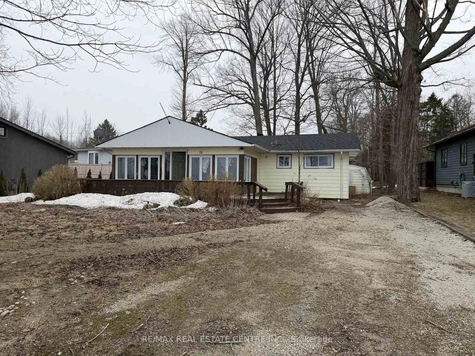 Photo of 35 Lakeside Avenue