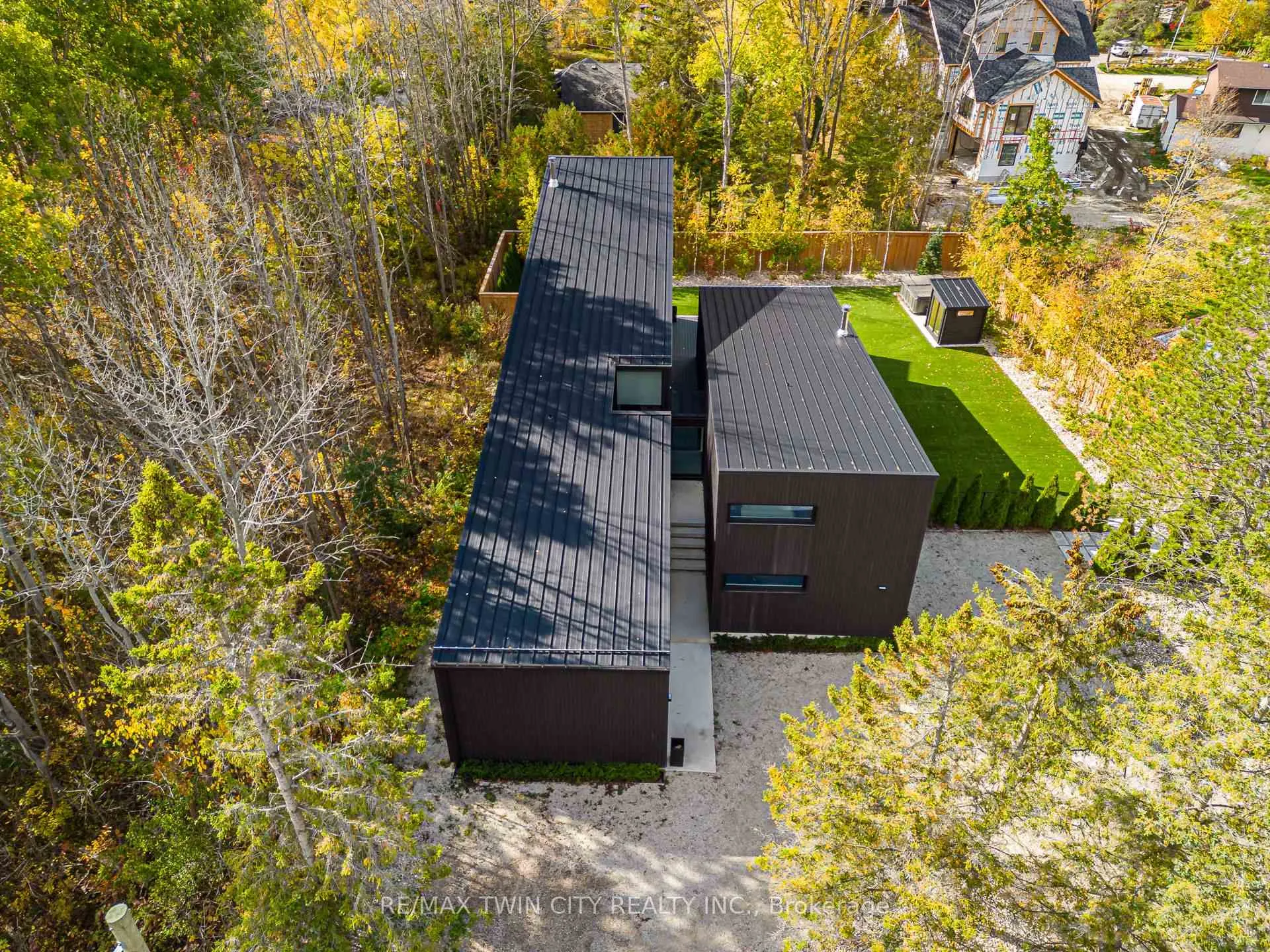 Photo 3 of 112 Martin Grove, Blue Mountains — HOMEH