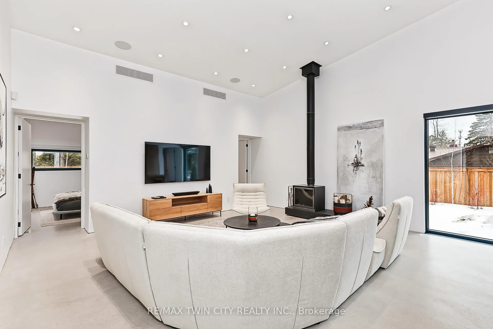Photo 7 of 112 Martin Grove, Blue Mountains — HOMEH