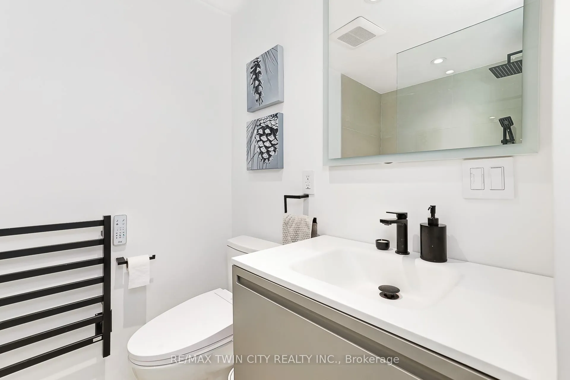 Photo 12 of 112 Martin Grove, Blue Mountains — HOMEH