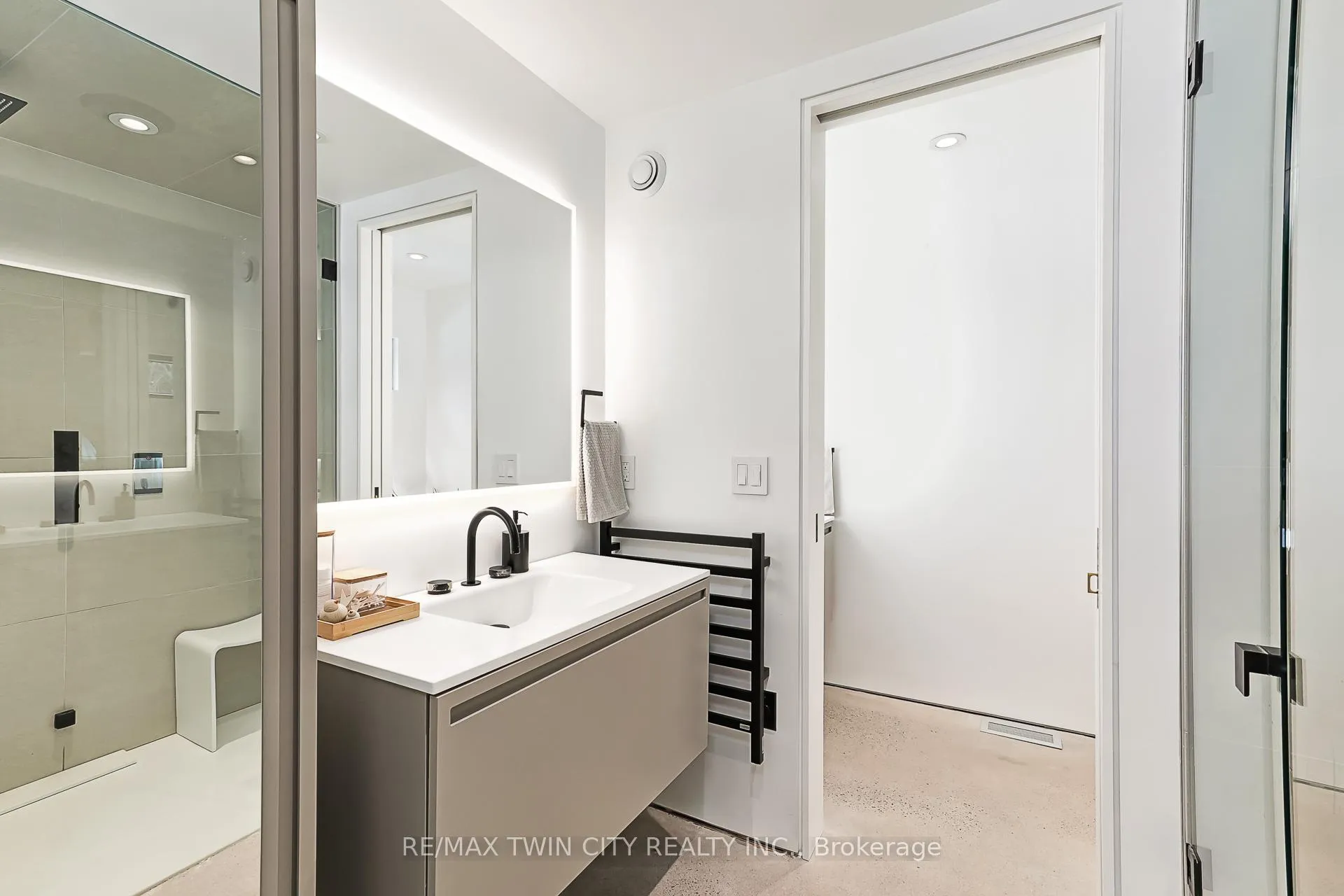 Photo 16 of 112 Martin Grove, Blue Mountains — HOMEH
