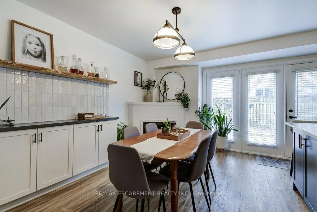 Photo 10 of 4 Harnesworth Crescent, Hamilton, Waterdown — HOMEH