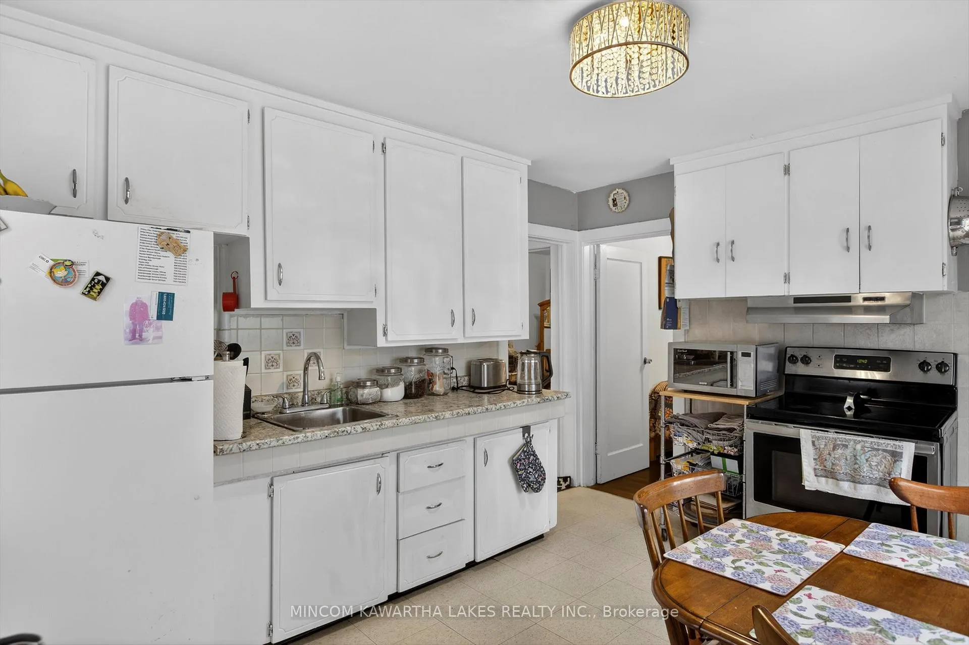 Photo 6 of 469 Edison Avenue, Peterborough, Otonabee Ward 1 — HOMEH