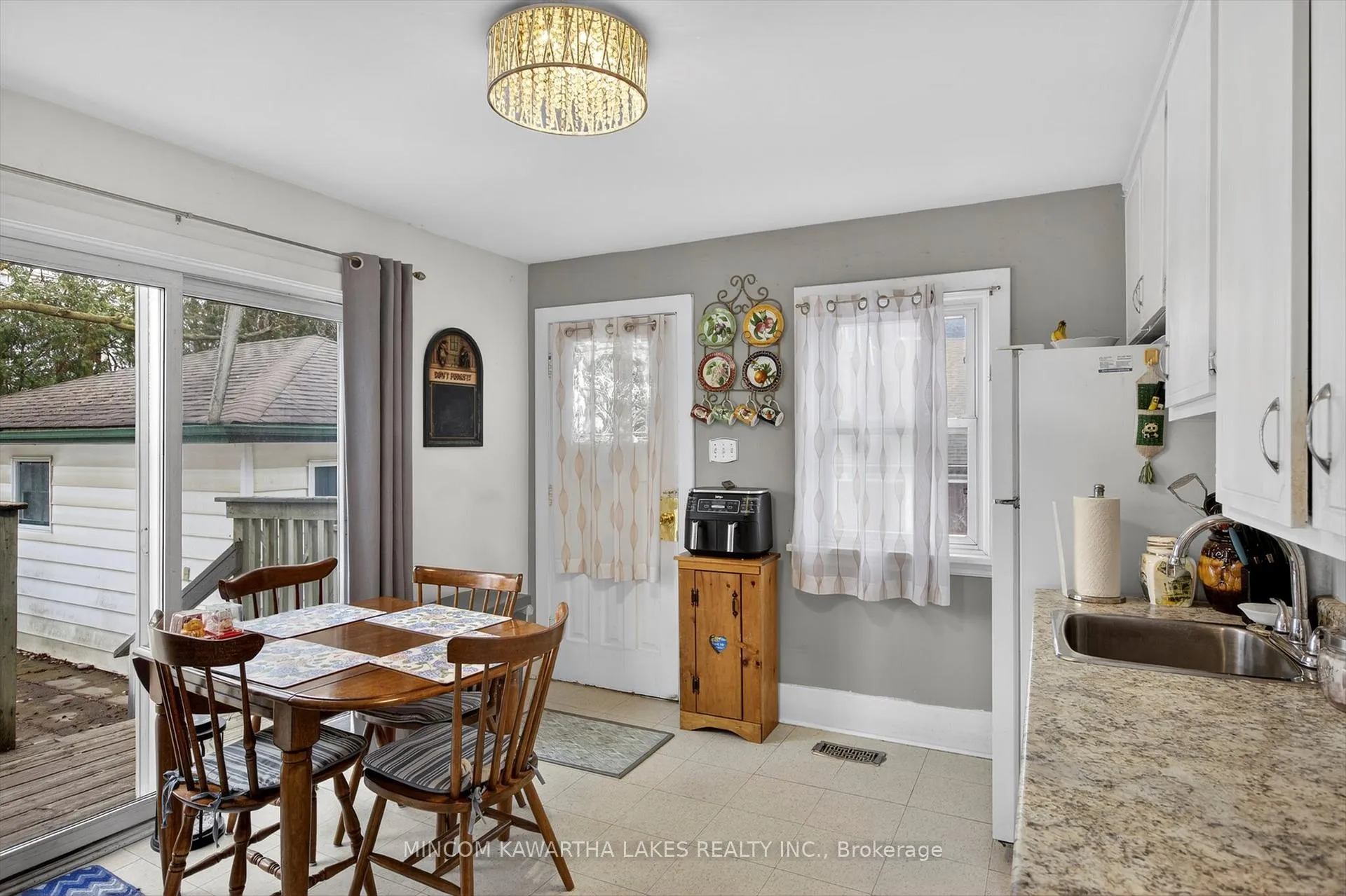 Photo 9 of 469 Edison Avenue, Peterborough, Otonabee Ward 1 — HOMEH