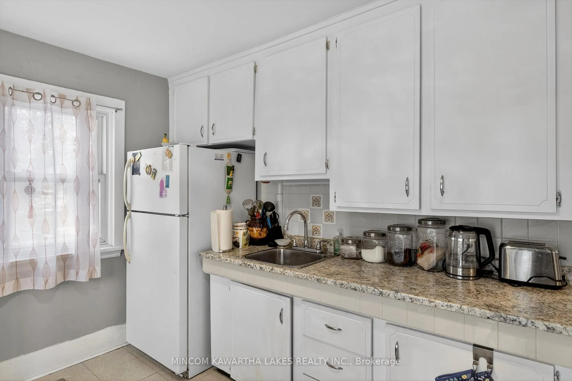 Photo 10 of 469 Edison Avenue, Peterborough, Otonabee Ward 1 — HOMEH