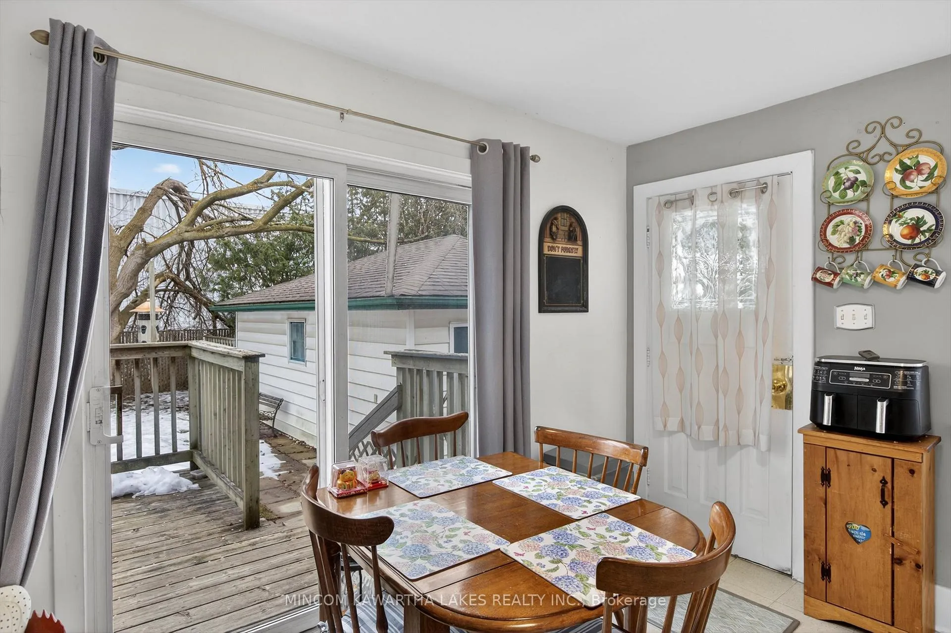 Photo 13 of 469 Edison Avenue, Peterborough, Otonabee Ward 1 — HOMEH