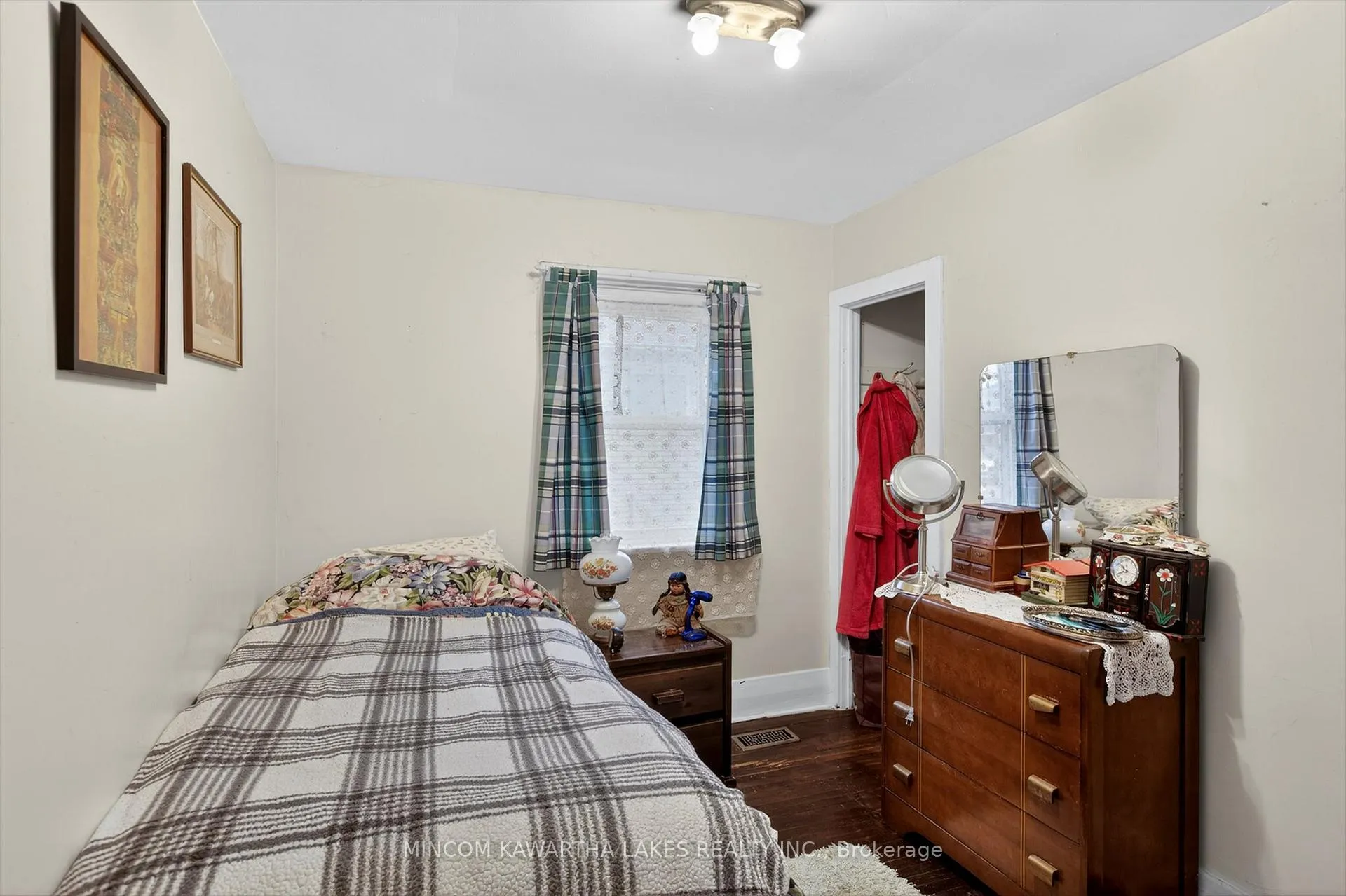 Photo 19 of 469 Edison Avenue, Peterborough, Otonabee Ward 1 — HOMEH