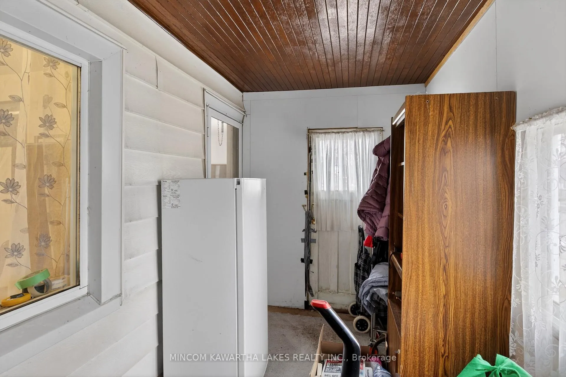 Photo 25 of 469 Edison Avenue, Peterborough, Otonabee Ward 1 — HOMEH