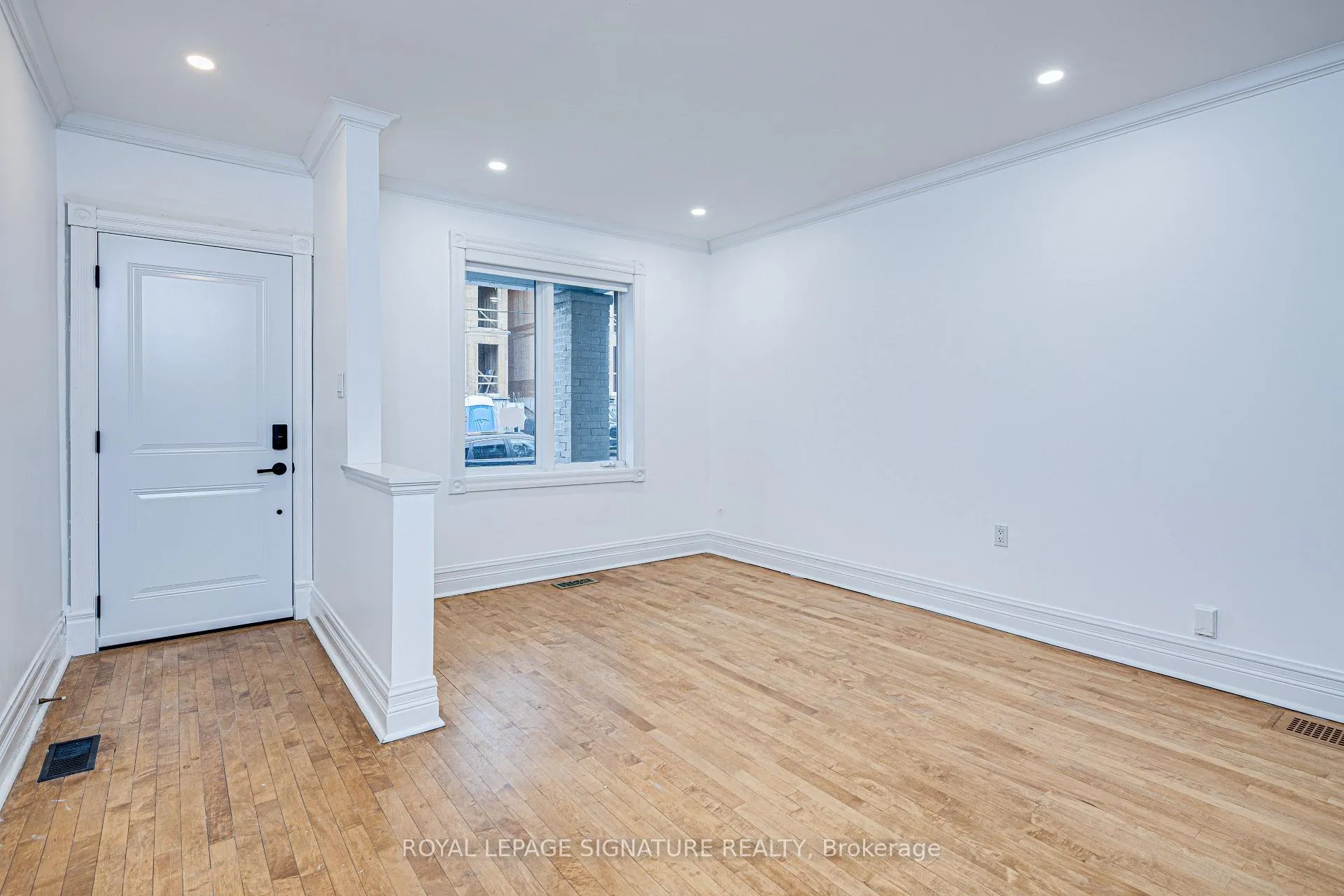 Photo 16 of 218 Lee Avenue, Toronto, The Beaches — HOMEH