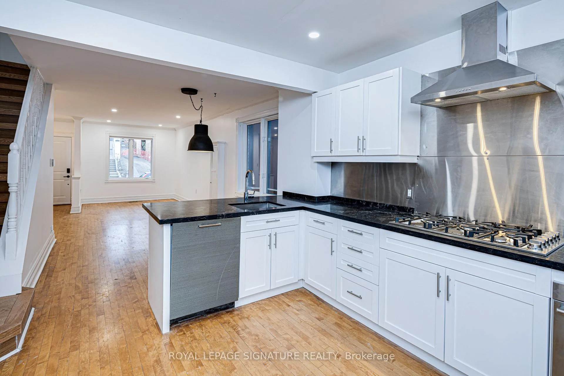 Photo 20 of 218 Lee Avenue, Toronto, The Beaches — HOMEH