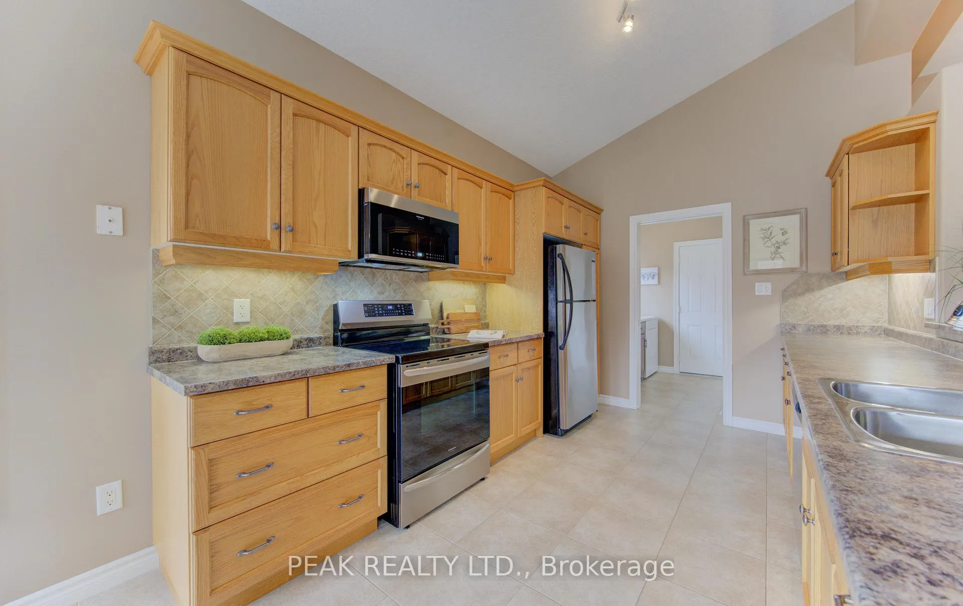 Photo 23 of 103 Devonshire Drive, Wilmot — HOMEH