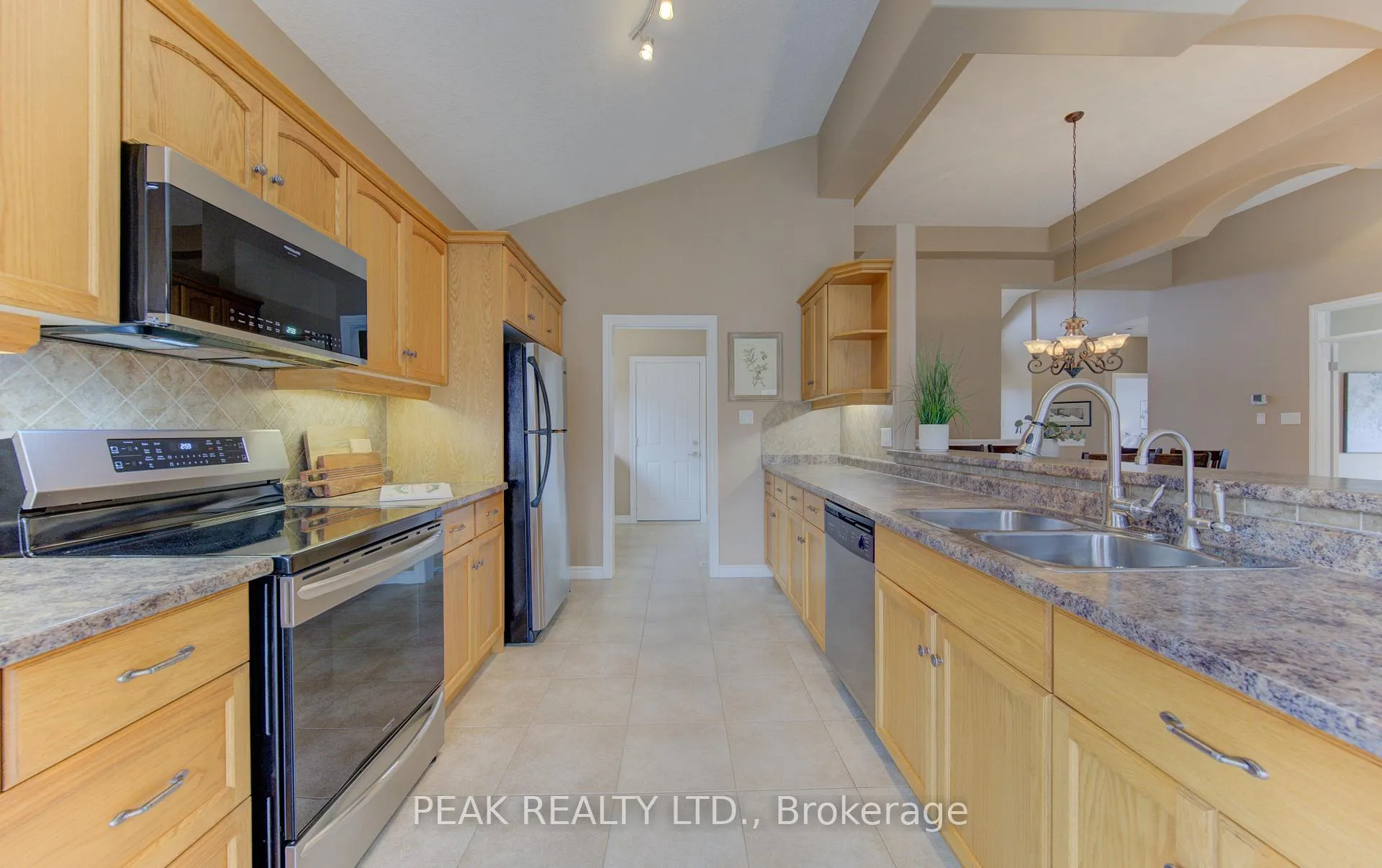 Photo 24 of 103 Devonshire Drive, Wilmot — HOMEH