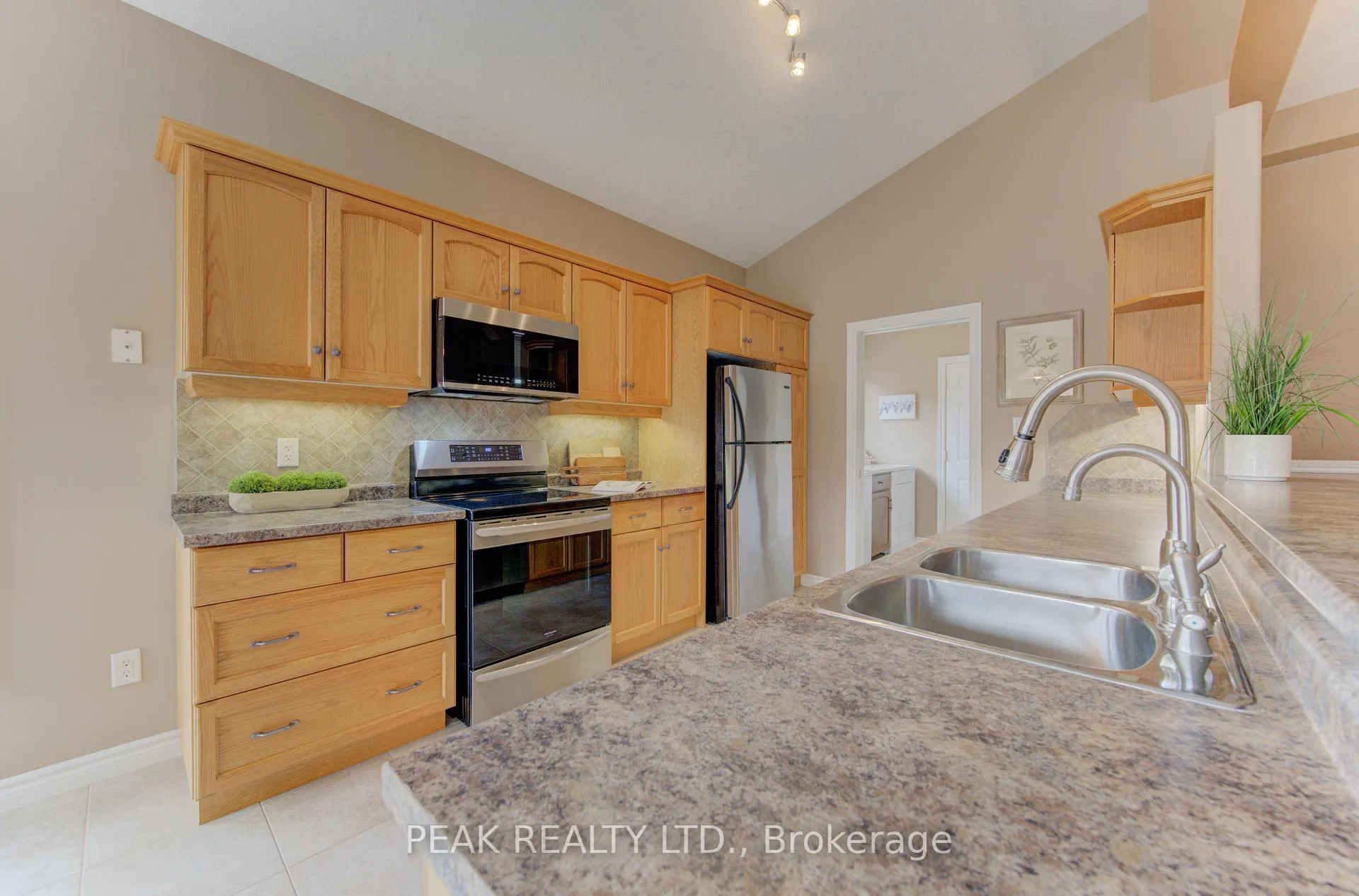 Photo 26 of 103 Devonshire Drive, Wilmot — HOMEH