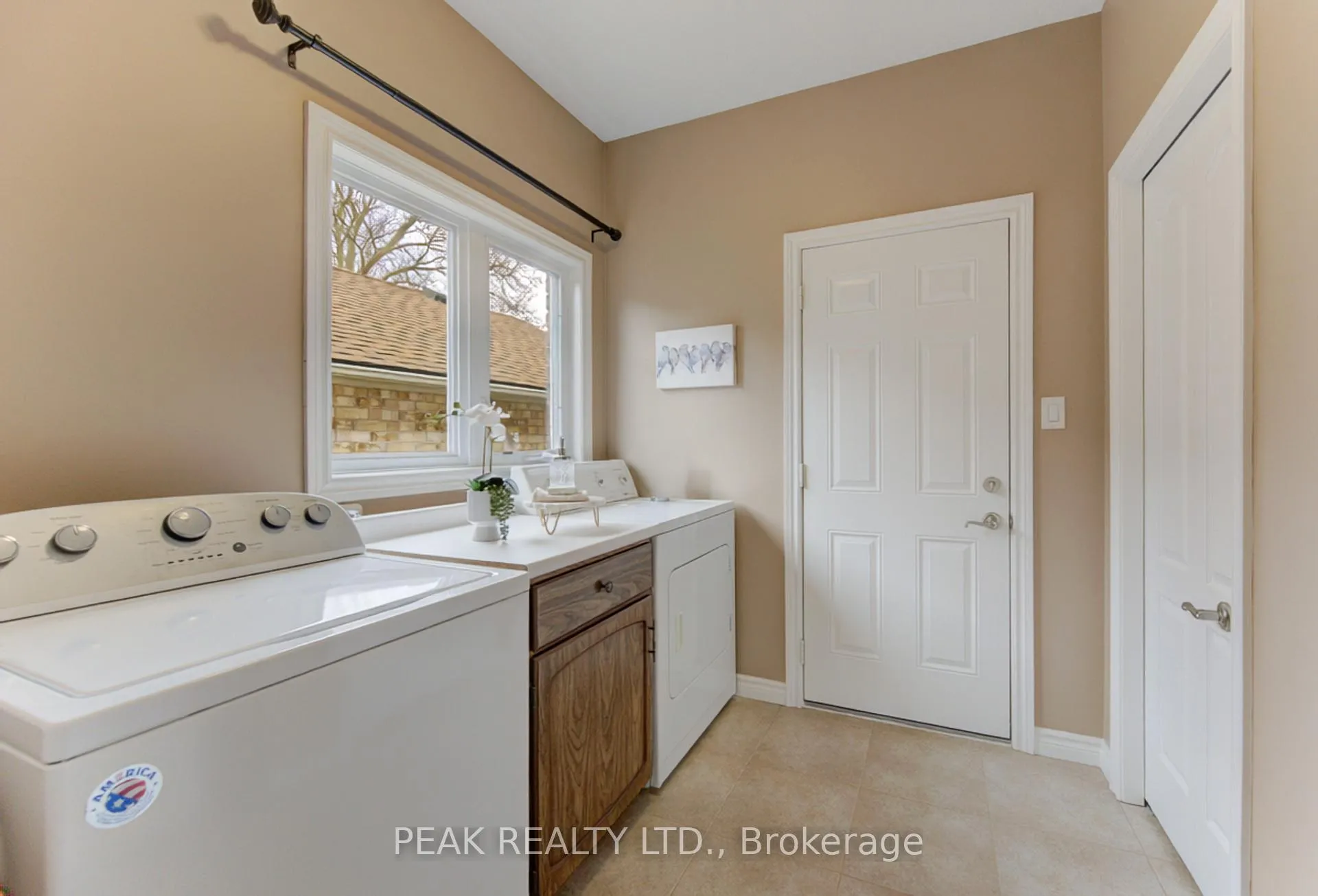 Photo 27 of 103 Devonshire Drive, Wilmot — HOMEH
