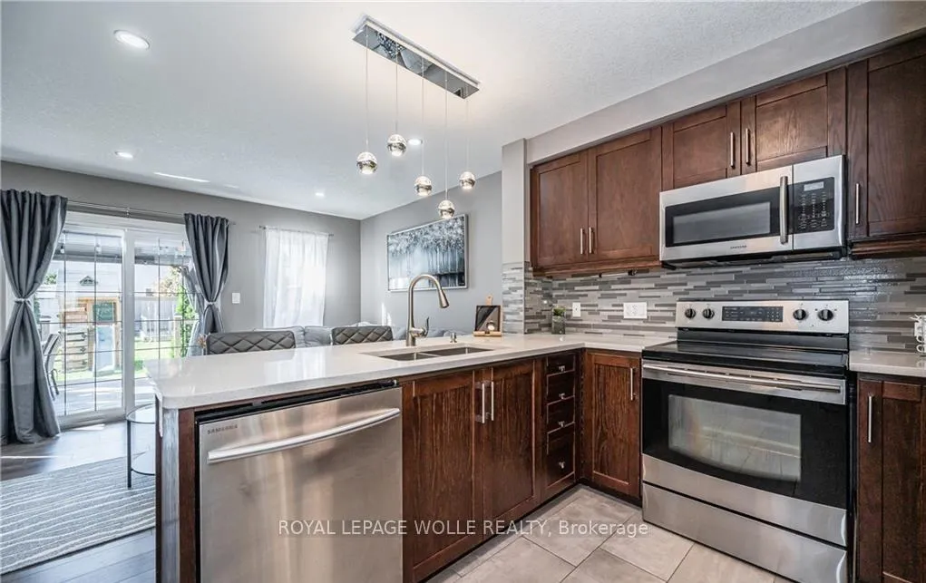 Photo 13 of 25 Machado Street, Kitchener, Huron Park — HOMEH