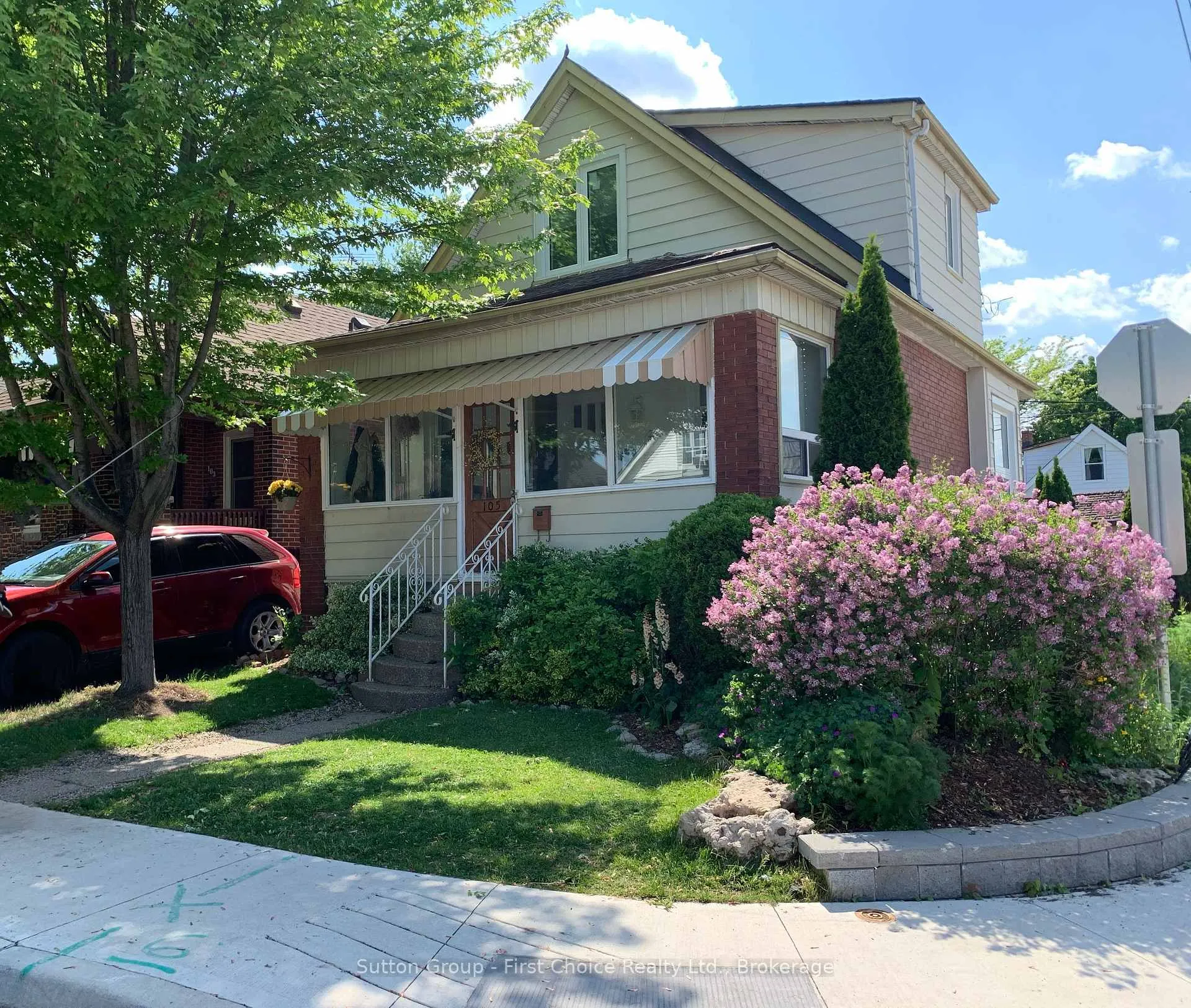 Photo 2 of 105 Barons Avenue N, Hamilton, Homeside — HOMEH