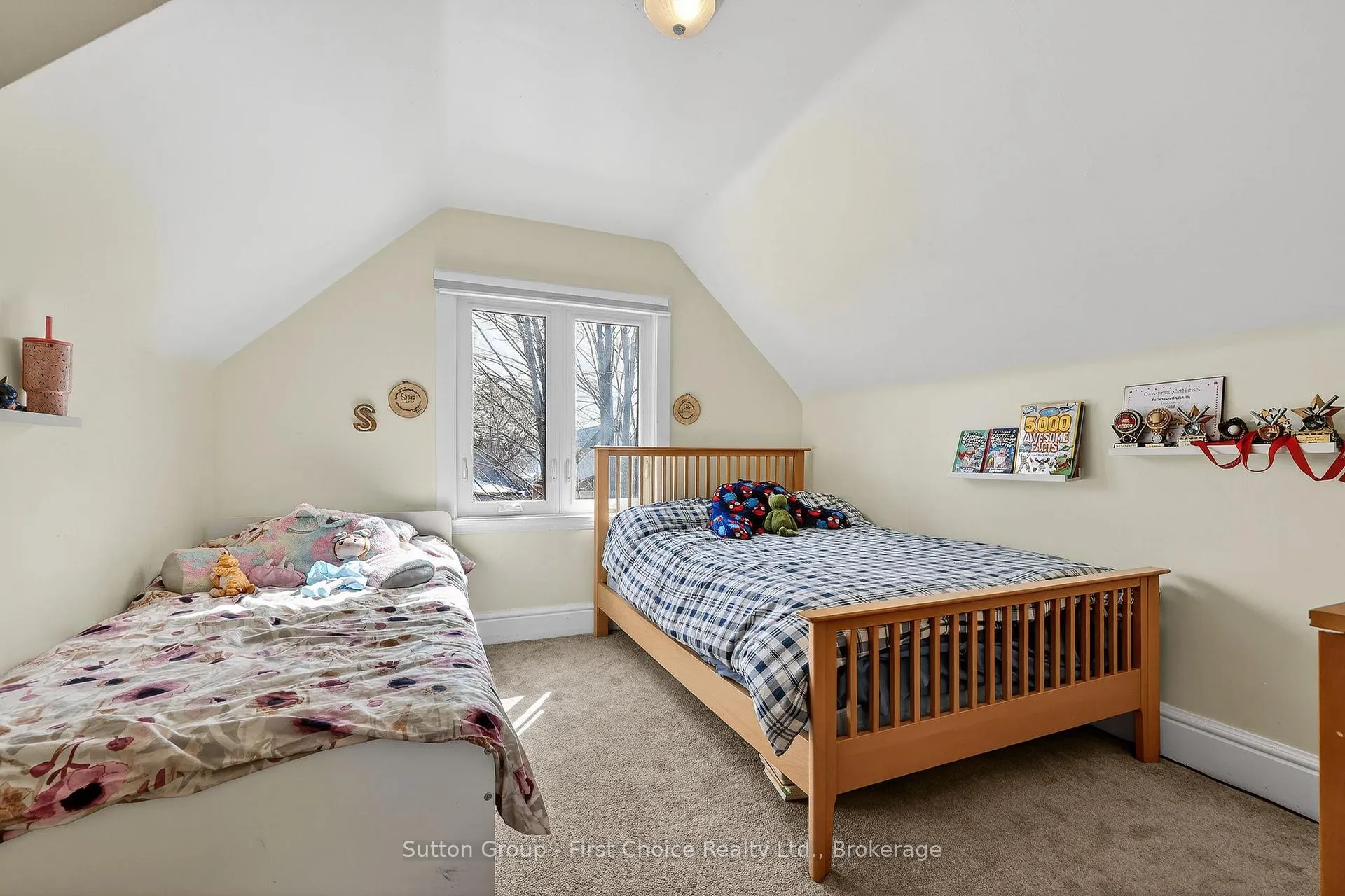 Photo 18 of 105 Barons Avenue N, Hamilton, Homeside — HOMEH