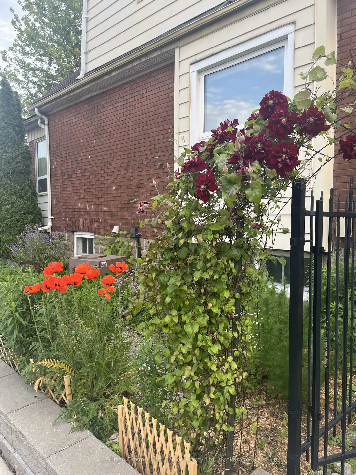 Photo 28 of 105 Barons Avenue N, Hamilton, Homeside — HOMEH