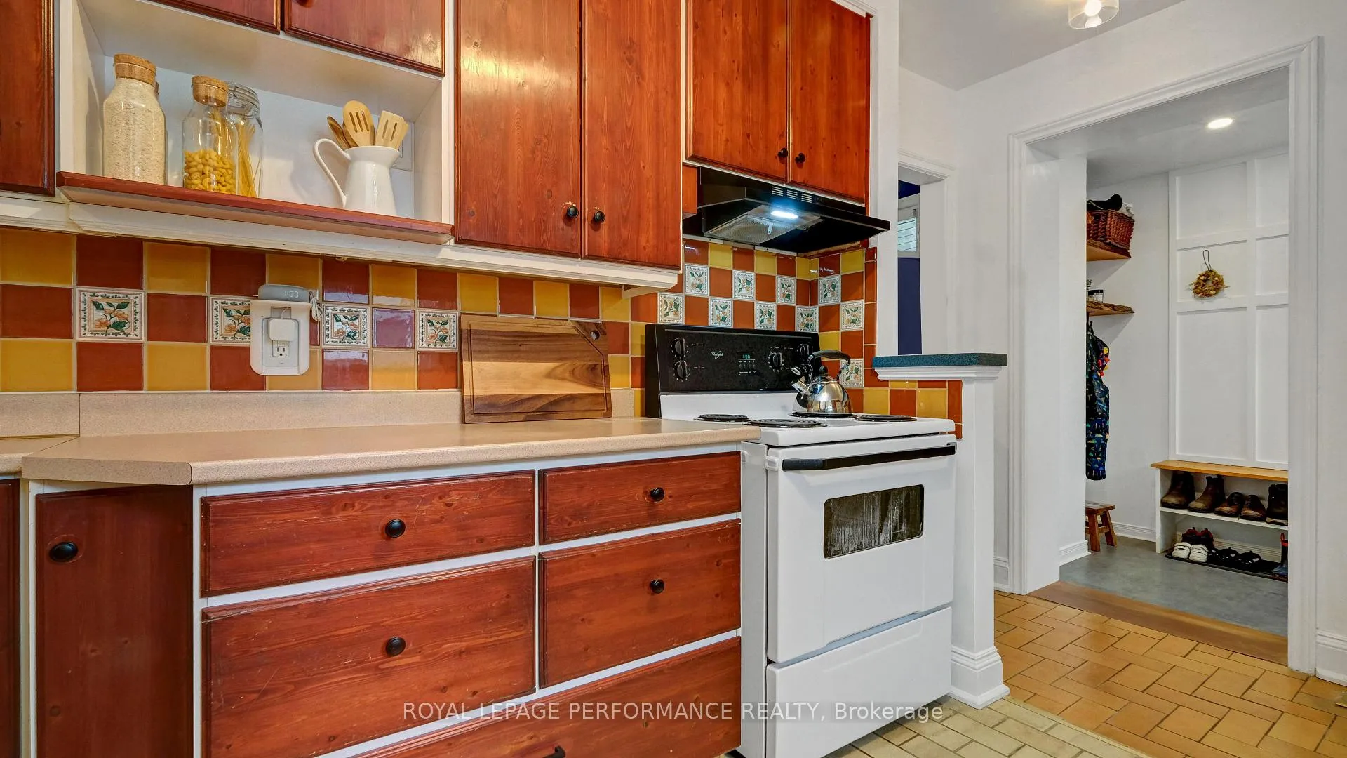 Photo 10 of 319 Frontenac Street, Ottawa, Vanier — HOMEH