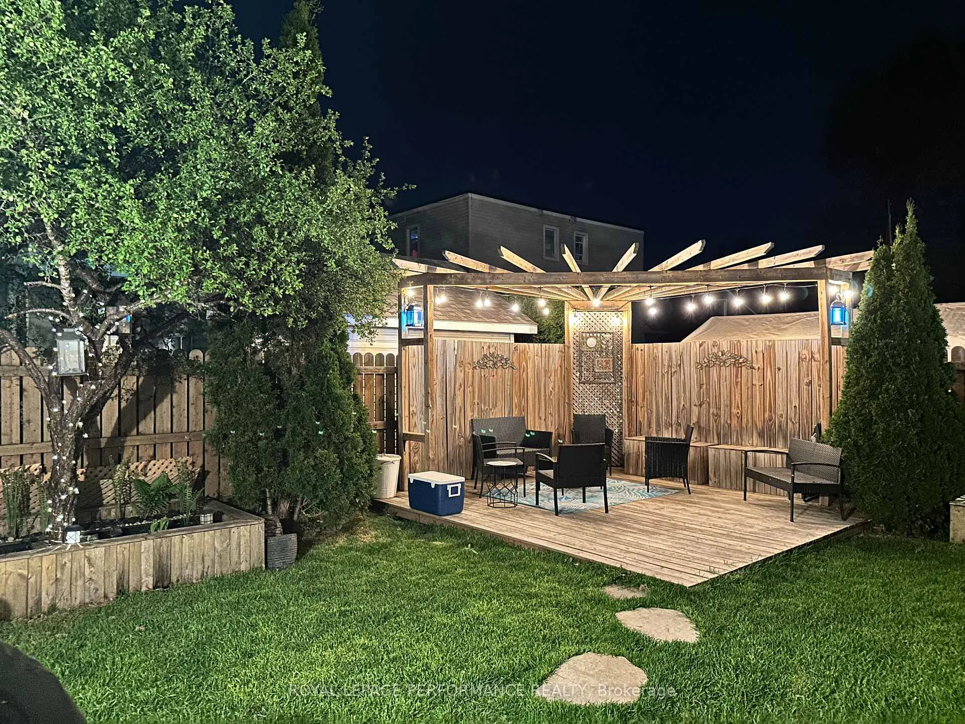 Photo 19 of 319 Frontenac Street, Ottawa, Vanier — HOMEH