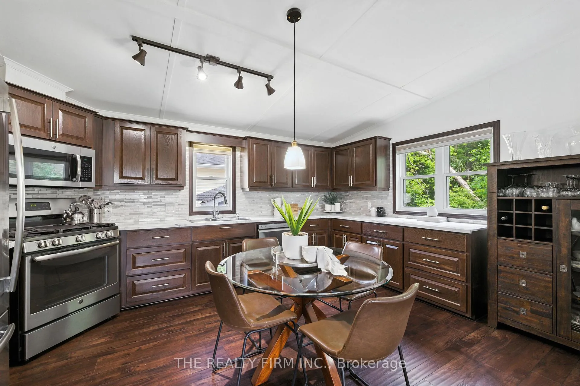 Photo 6 of Unit 1, 22790 Amiens Road, Middlesex Centre, Komoka — HOMEH