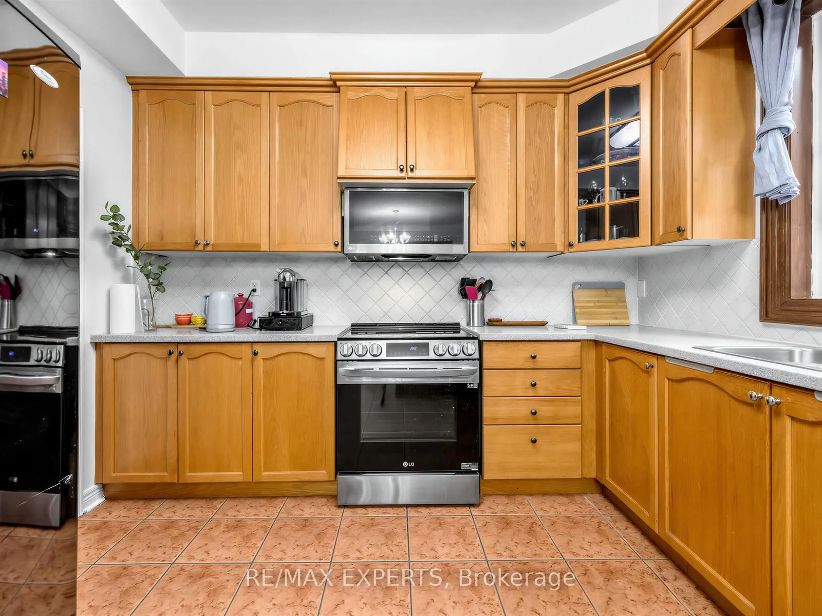 Photo 16 of 67 Tremblay Avenue, Vaughan, Vellore Village — HOMEH