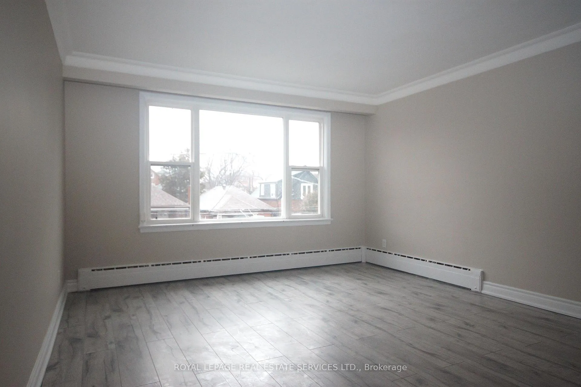Photo 3 of Unit 2, 62 Branstone #2 Road, Toronto, Caledonia-Fairbank — HOMEH