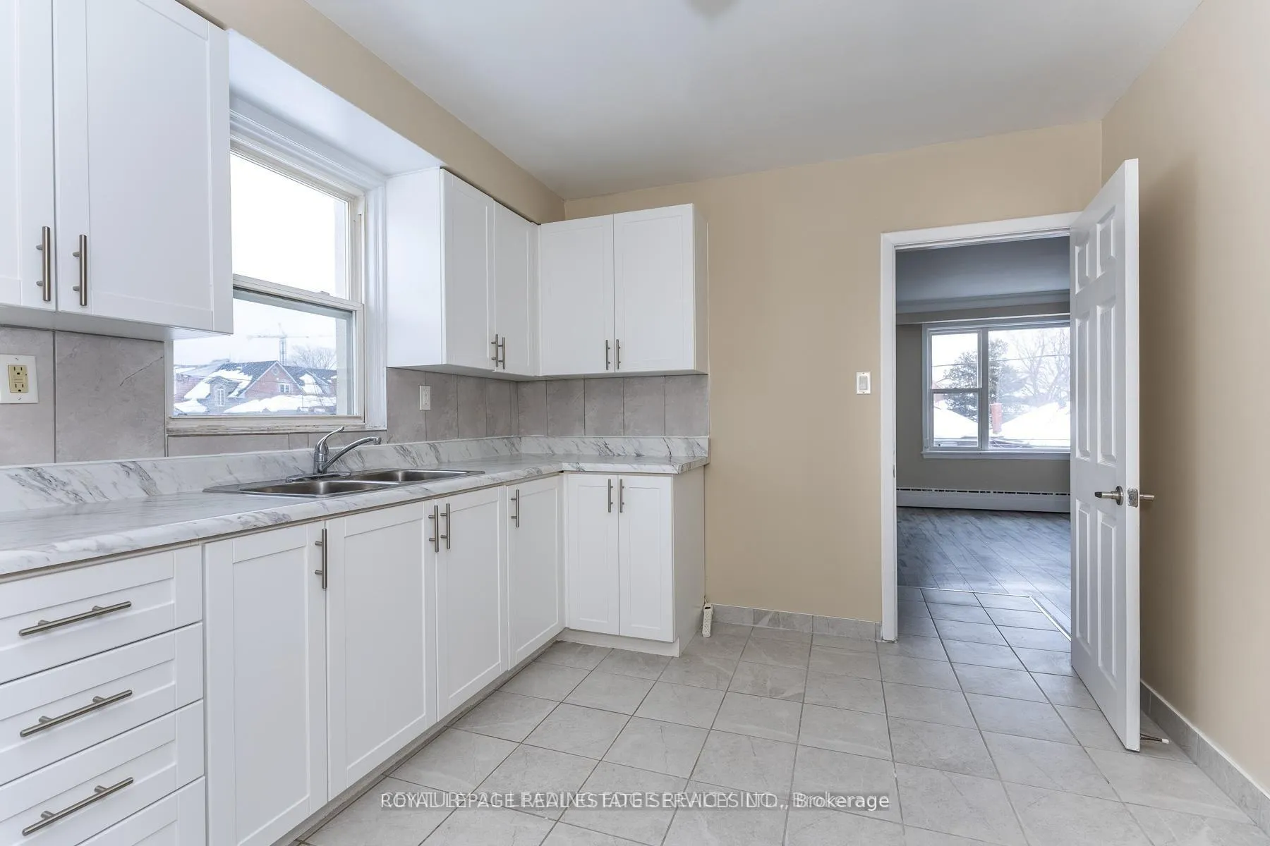 Photo 5 of Unit 2, 62 Branstone #2 Road, Toronto, Caledonia-Fairbank — HOMEH
