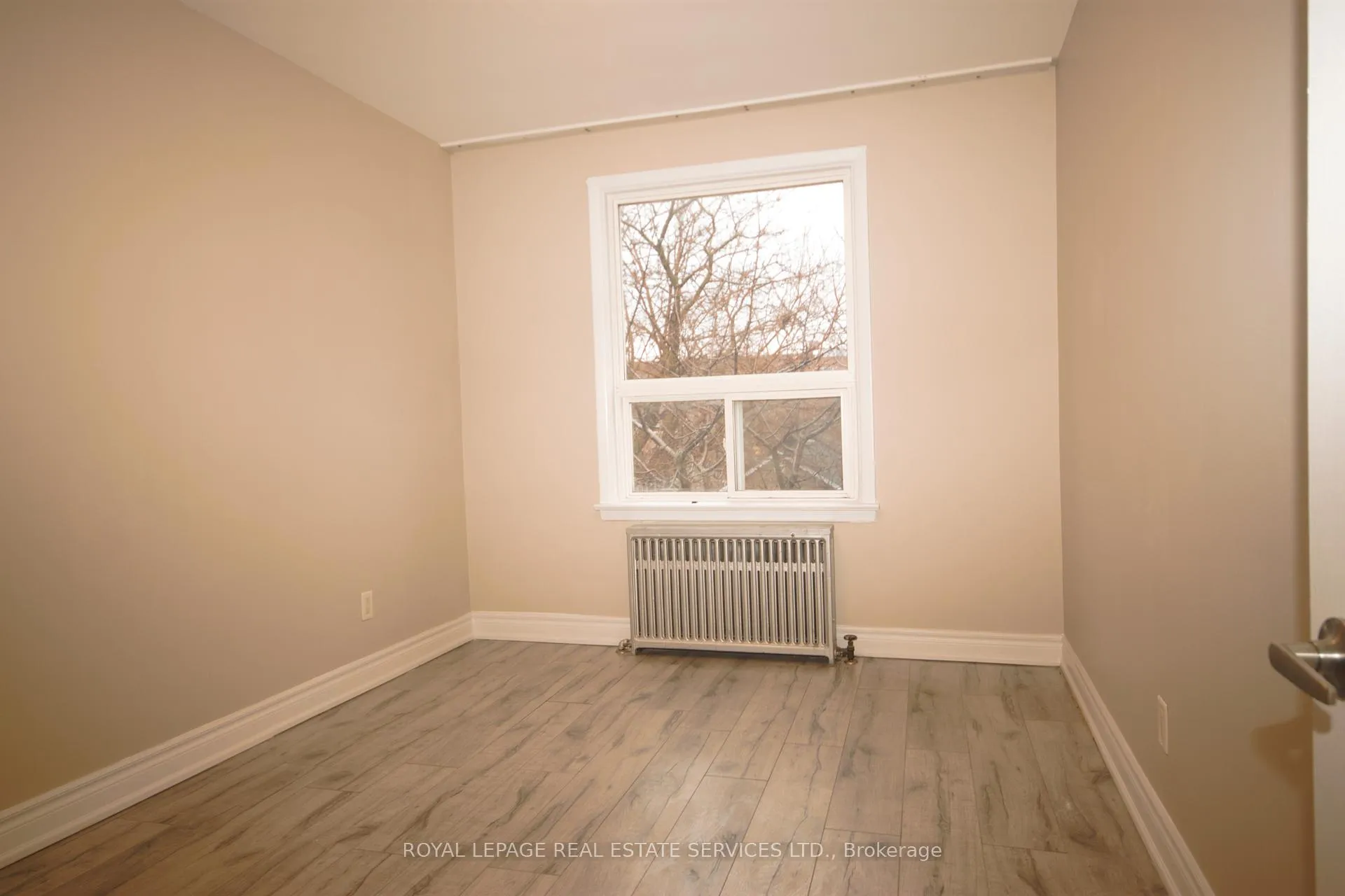 Photo 8 of Unit 2, 62 Branstone #2 Road, Toronto, Caledonia-Fairbank — HOMEH