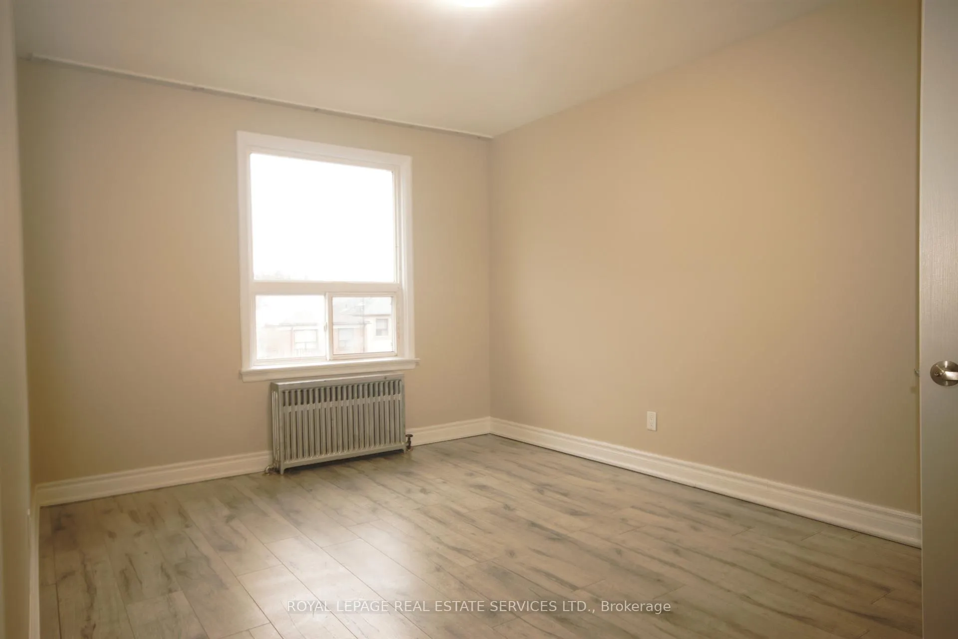 Photo 9 of Unit 2, 62 Branstone #2 Road, Toronto, Caledonia-Fairbank — HOMEH