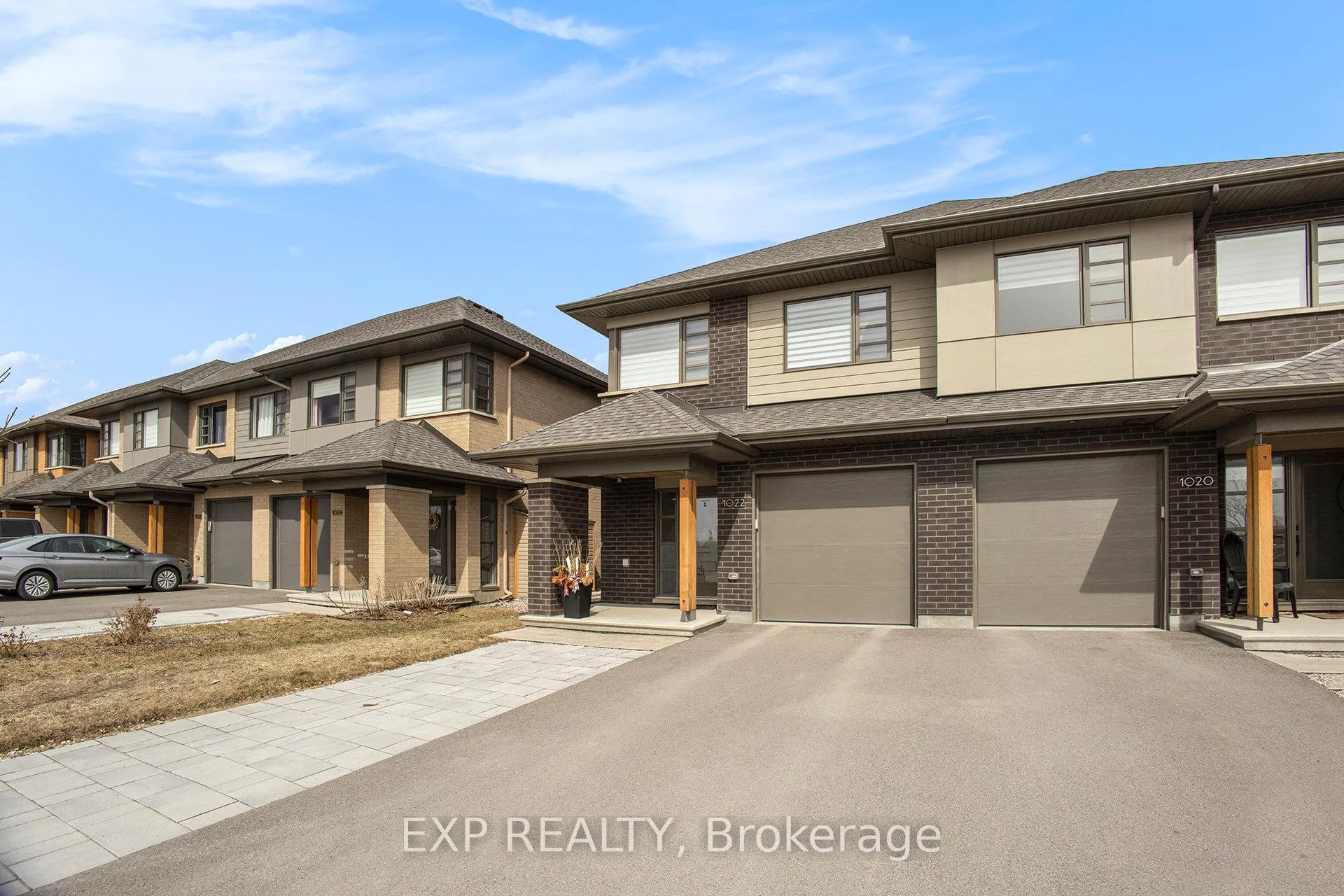 Photo 2 of 1022 Lunar Glow Crescent, Ottawa, Riverside South/Gloucester Glen — HOMEH