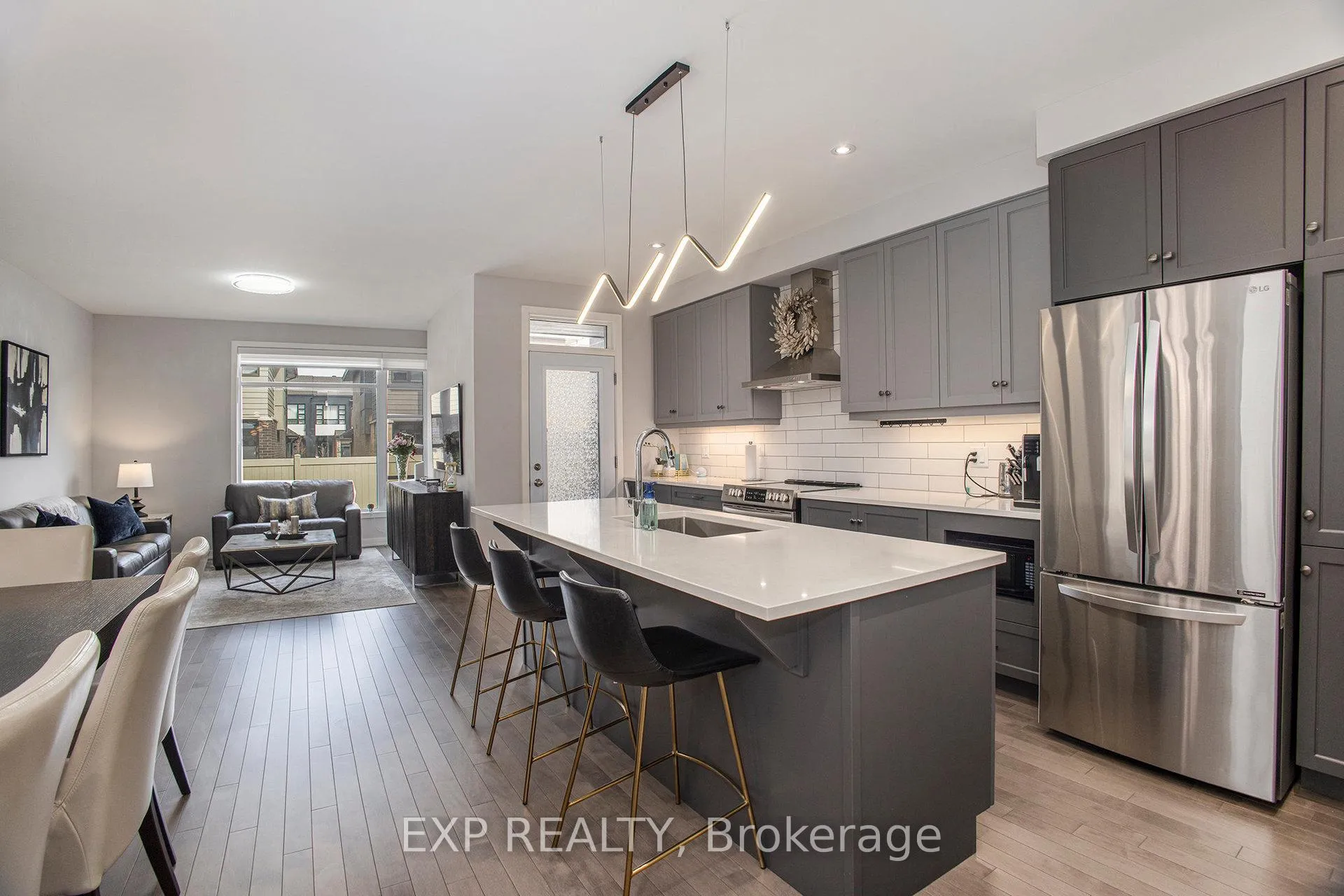 Photo 7 of 1022 Lunar Glow Crescent, Ottawa, Riverside South/Gloucester Glen — HOMEH
